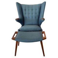Hans Wegner AP 19 "Papa Bear" Chaise et pouf