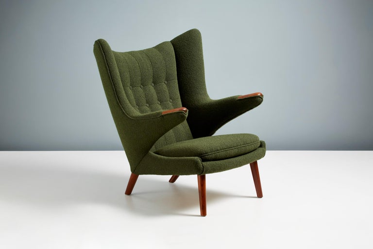 Hans Wegner AP-19 Papa Bear Chair in Green Boucle Fabric In Excellent Condition For Sale In London, GB