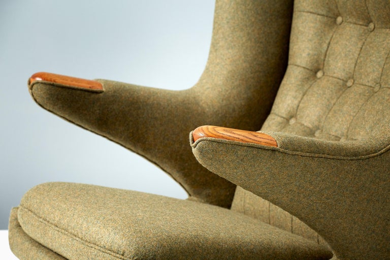 Hans Wegner AP-19 Papa Bear Chair in Green Wool Fabric For Sale 4