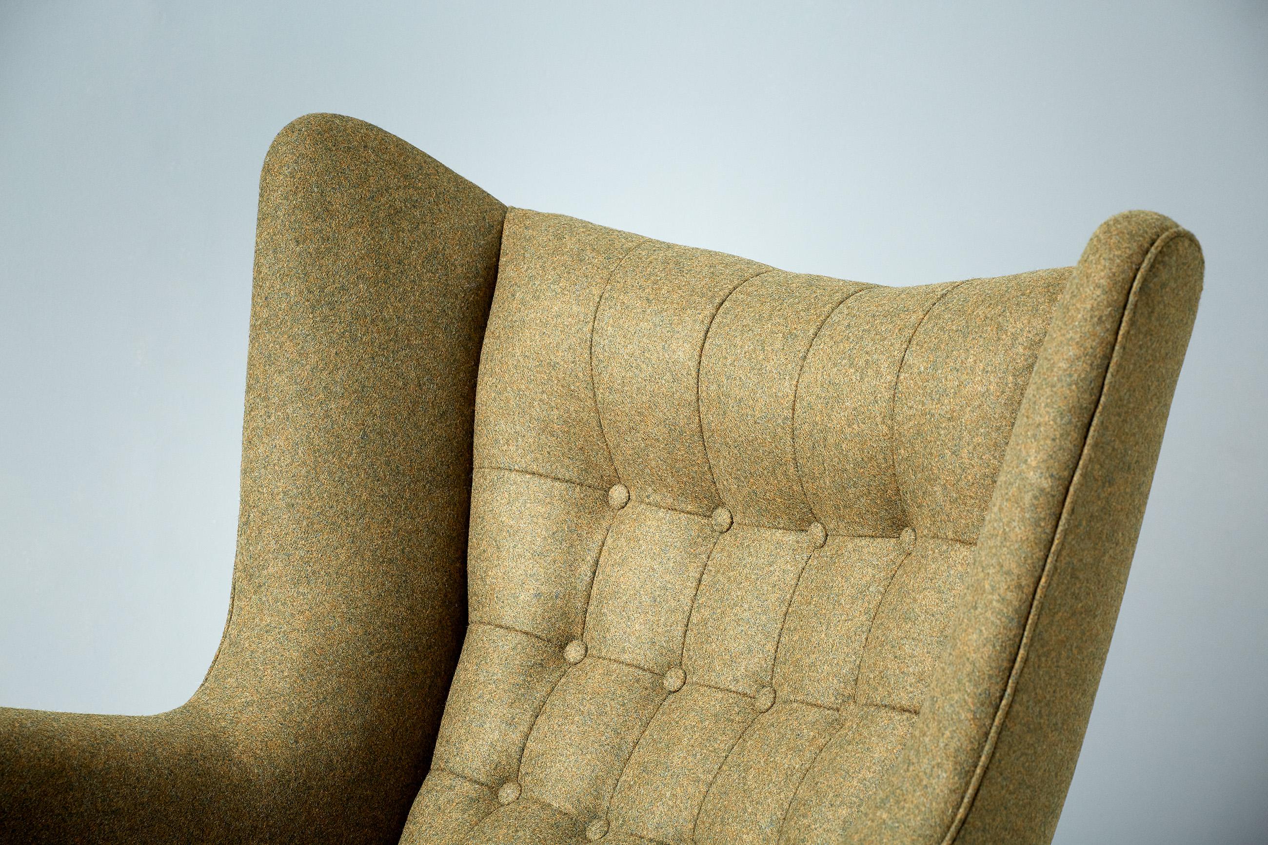 Hans Wegner AP-19 Papa Bear Chair in Green Wool Fabric For Sale 2