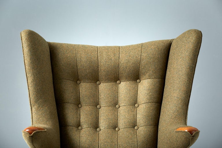 Scandinavian Modern Hans Wegner AP-19 Papa Bear Chair in Green Wool Fabric For Sale