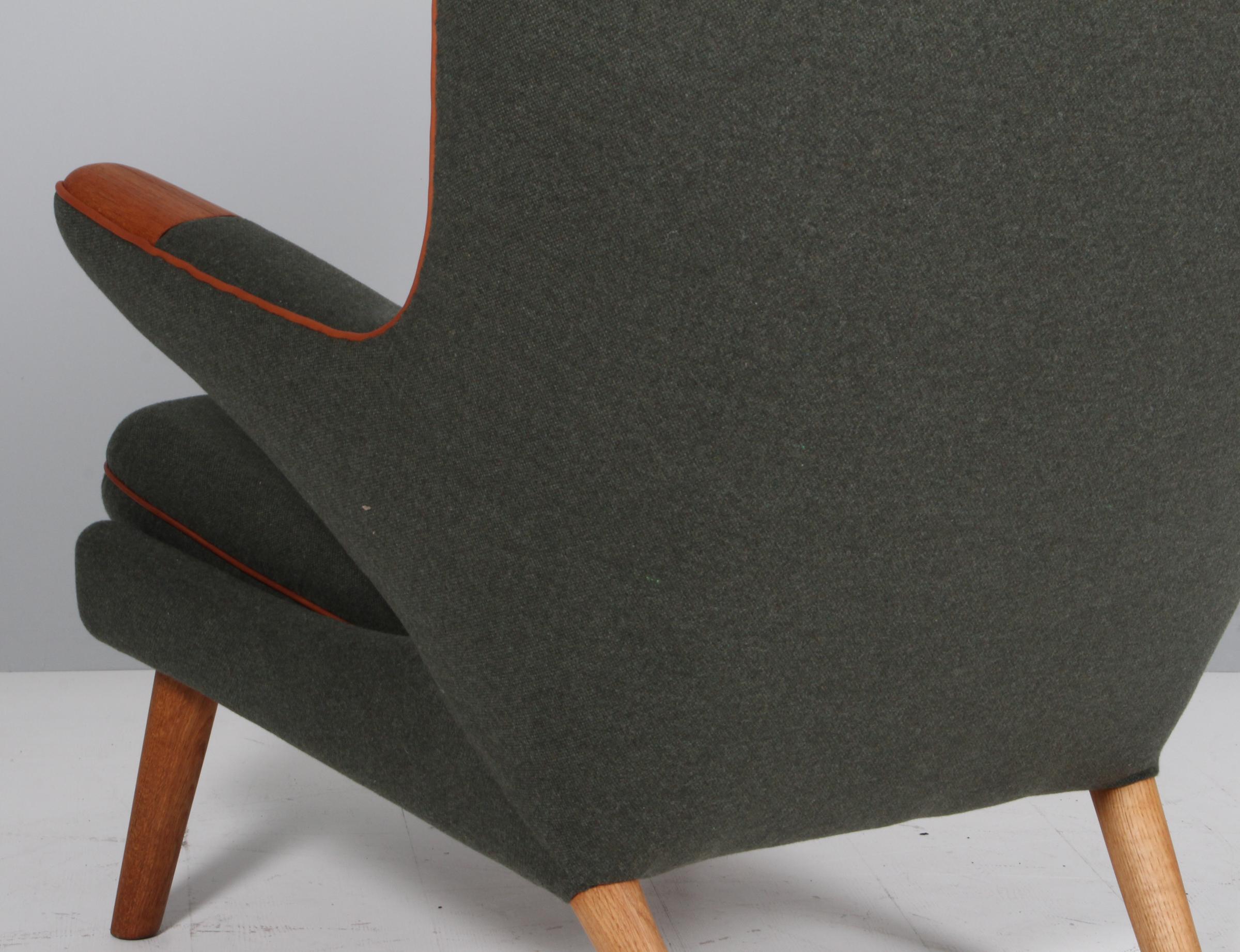 Hans Wegner AP-19 Papa Bear Chair in wool and full grain leather en venta 1