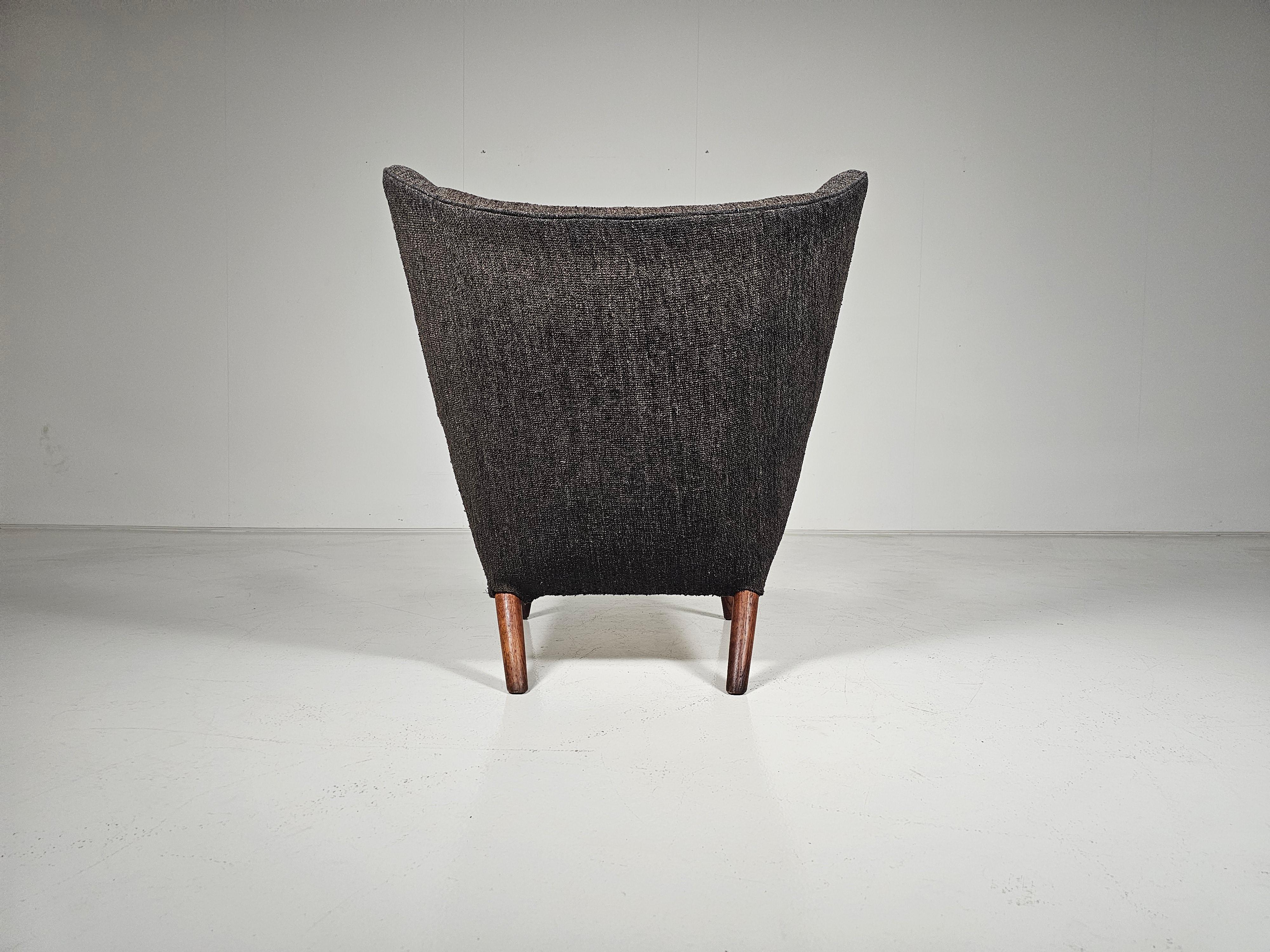 Hans Wegner AP-19 Papa Bear Lounge chair in Grey wool, 1950s 1
