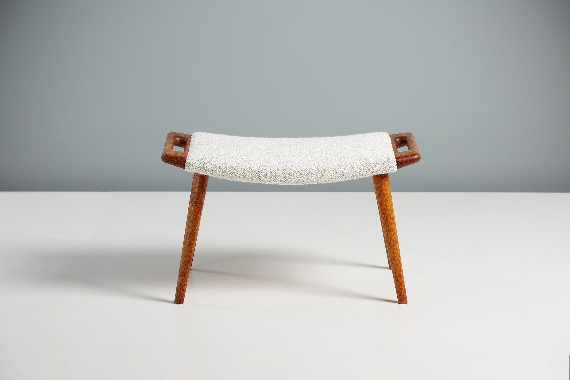 Hans J. Wegner

AP-29 Papa Bear Ottoman, 1953

The Papa Bear chair is one of Danish master Hans J. Wegner's most iconic designs and is perfectly complimetned by the matching AP-29 ottoman. Produced by A.P. Stolen in Denmark this piece features