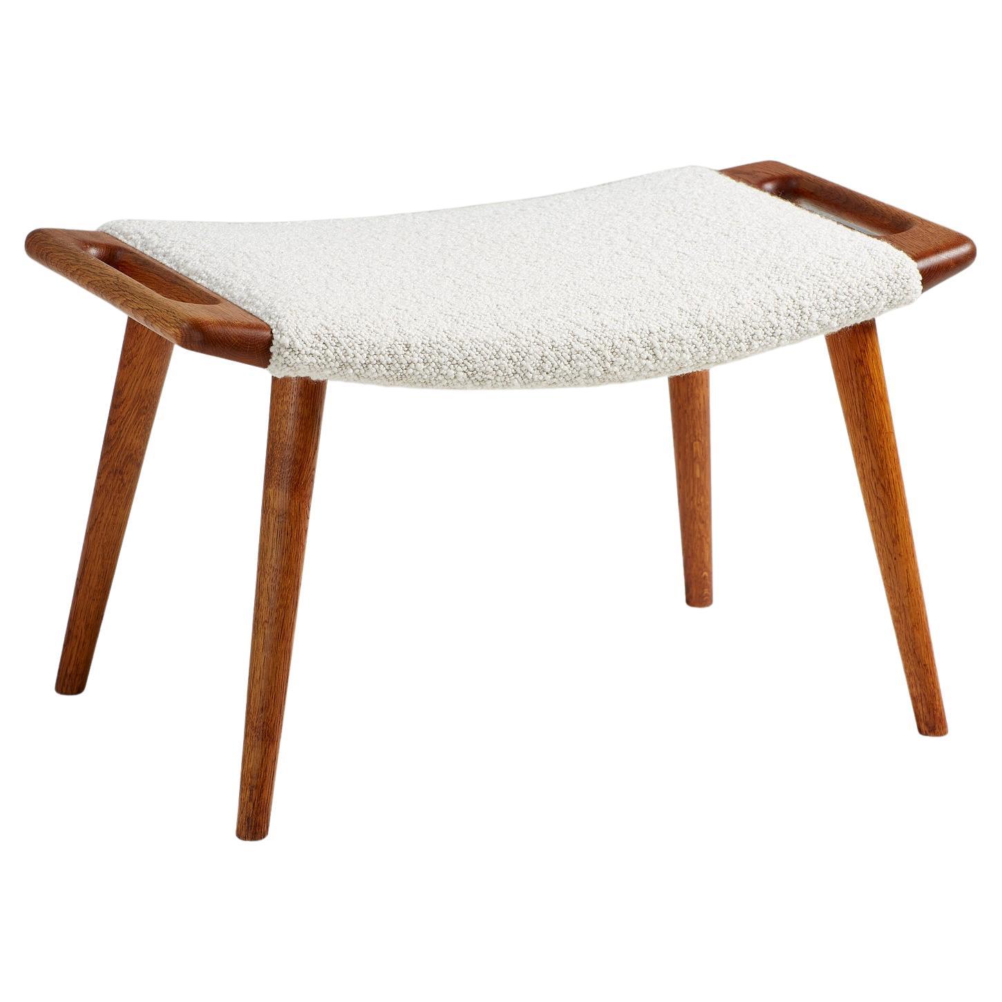 Hans Wegner Ap-29 Papa Bear Ottoman in Oak and Boucle For Sale