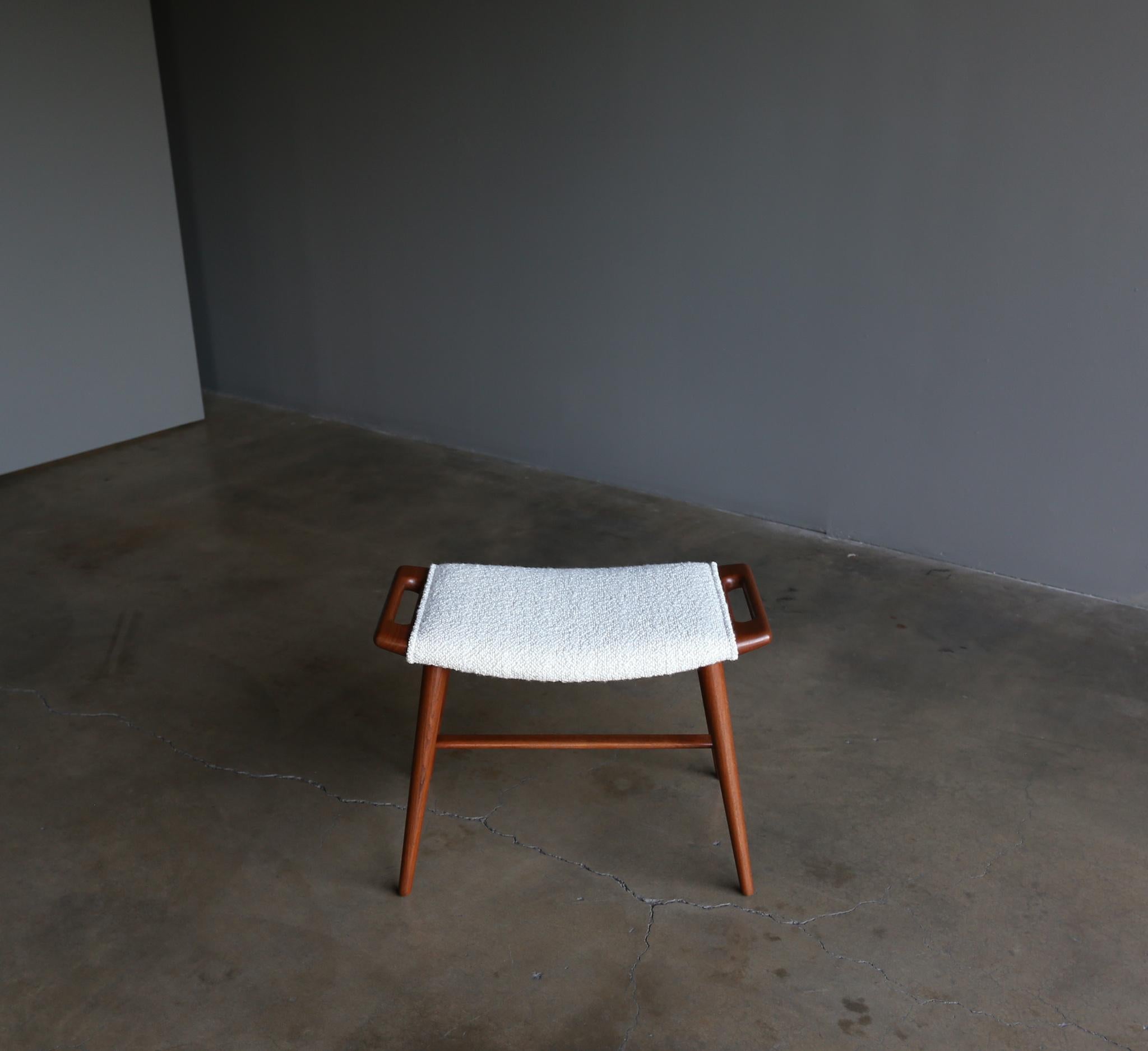 Hans Wegner AP-30 Piano Stool for AP-Stolen, circa 1955 1