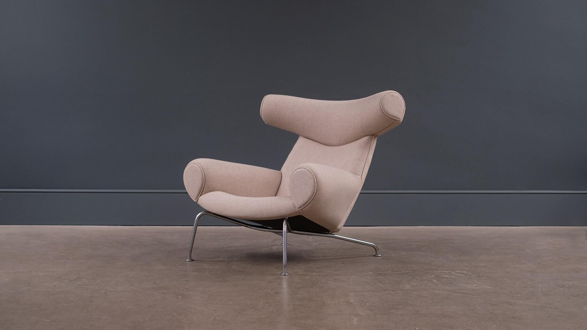 Scandinave moderne Chaise scandinave moderne grise Hans Wegner AP 46 OX:: milieu du 20e siècle
