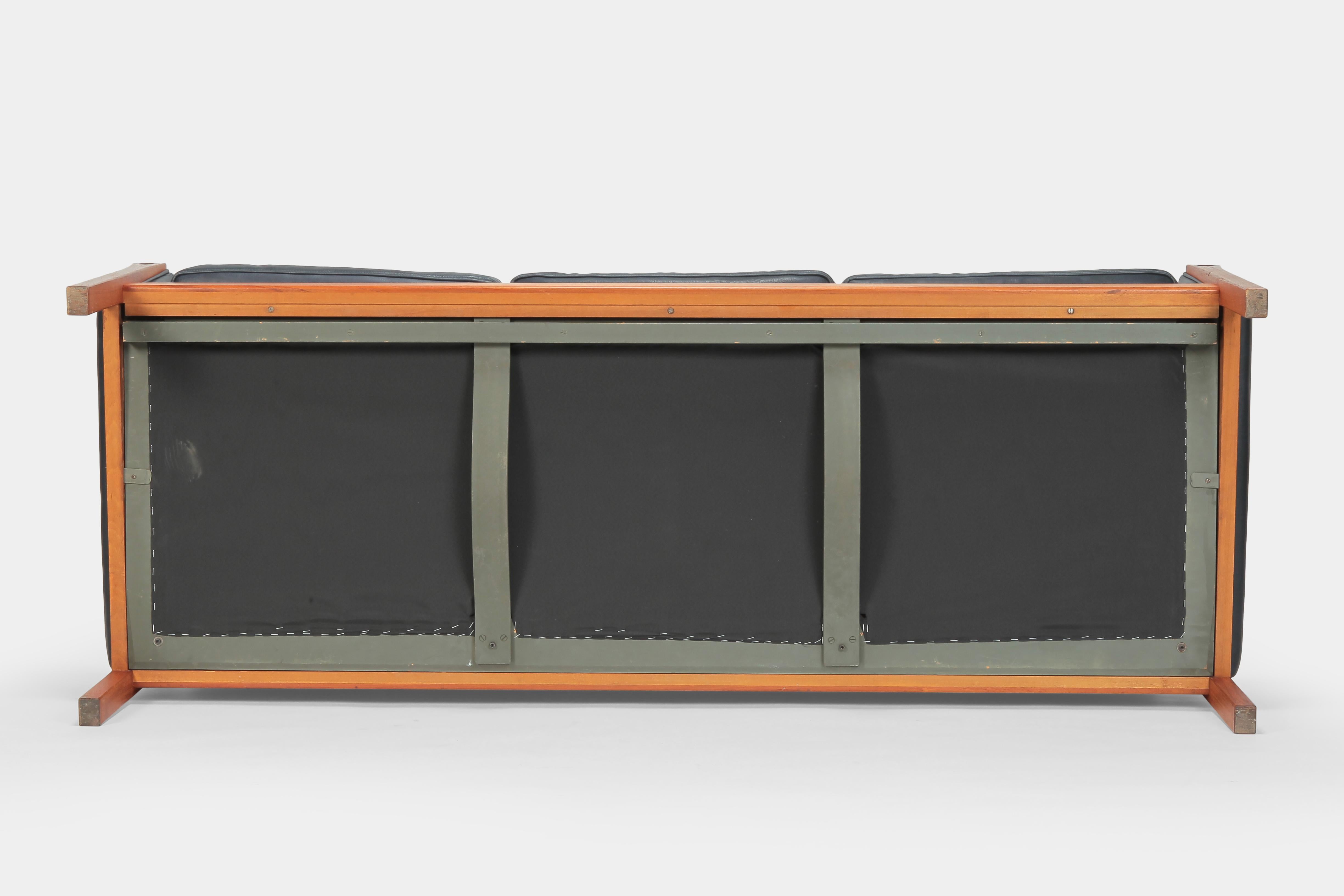 Hans Wegner AP 62 Sofa Teak & Leather Denmark, 1960s 2