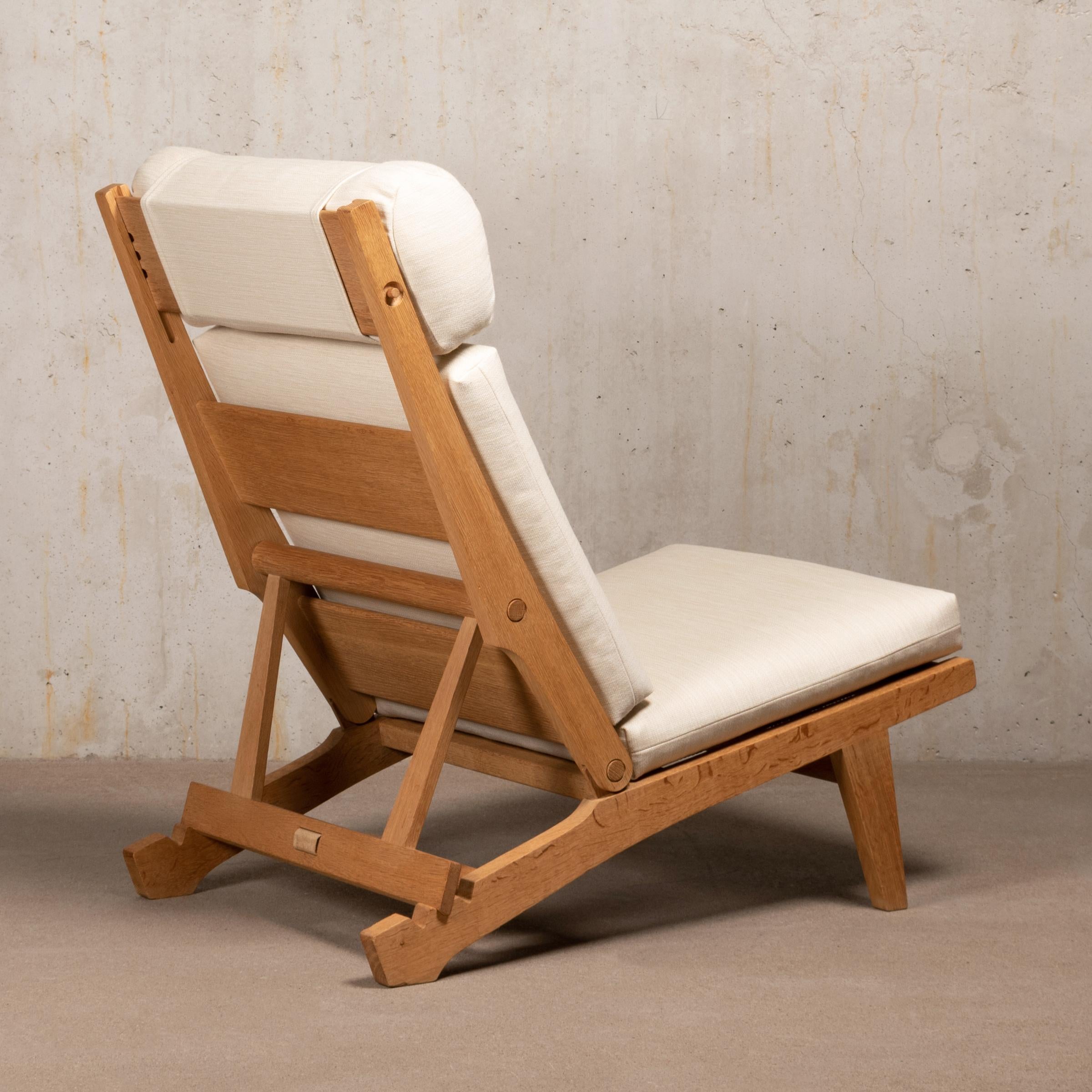 Hans Wegner Ap71 Lounge Chair Oak Frame and Beige Wool for AP Stolen, Denmark In Good Condition In Amsterdam, NL