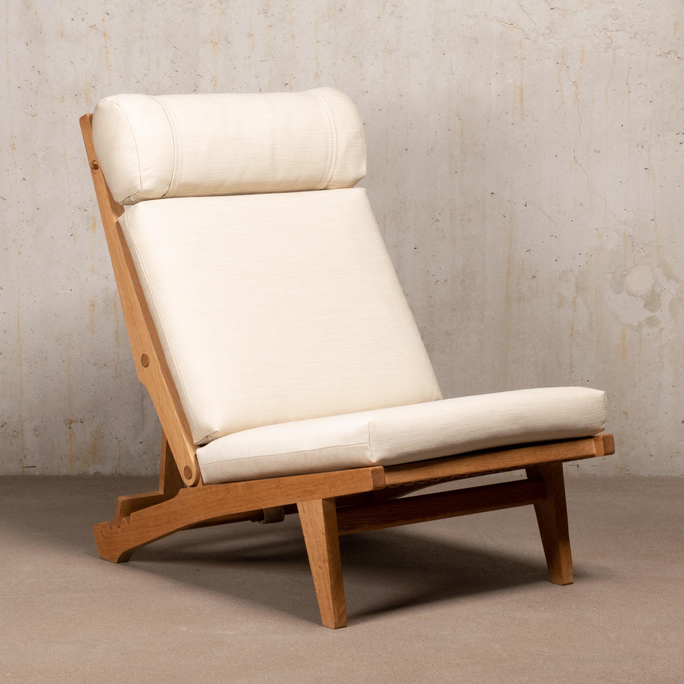 Hans Wegner Ap71 Lounge Chair Oak Frame and Beige Wool for AP Stolen, Denmark 3