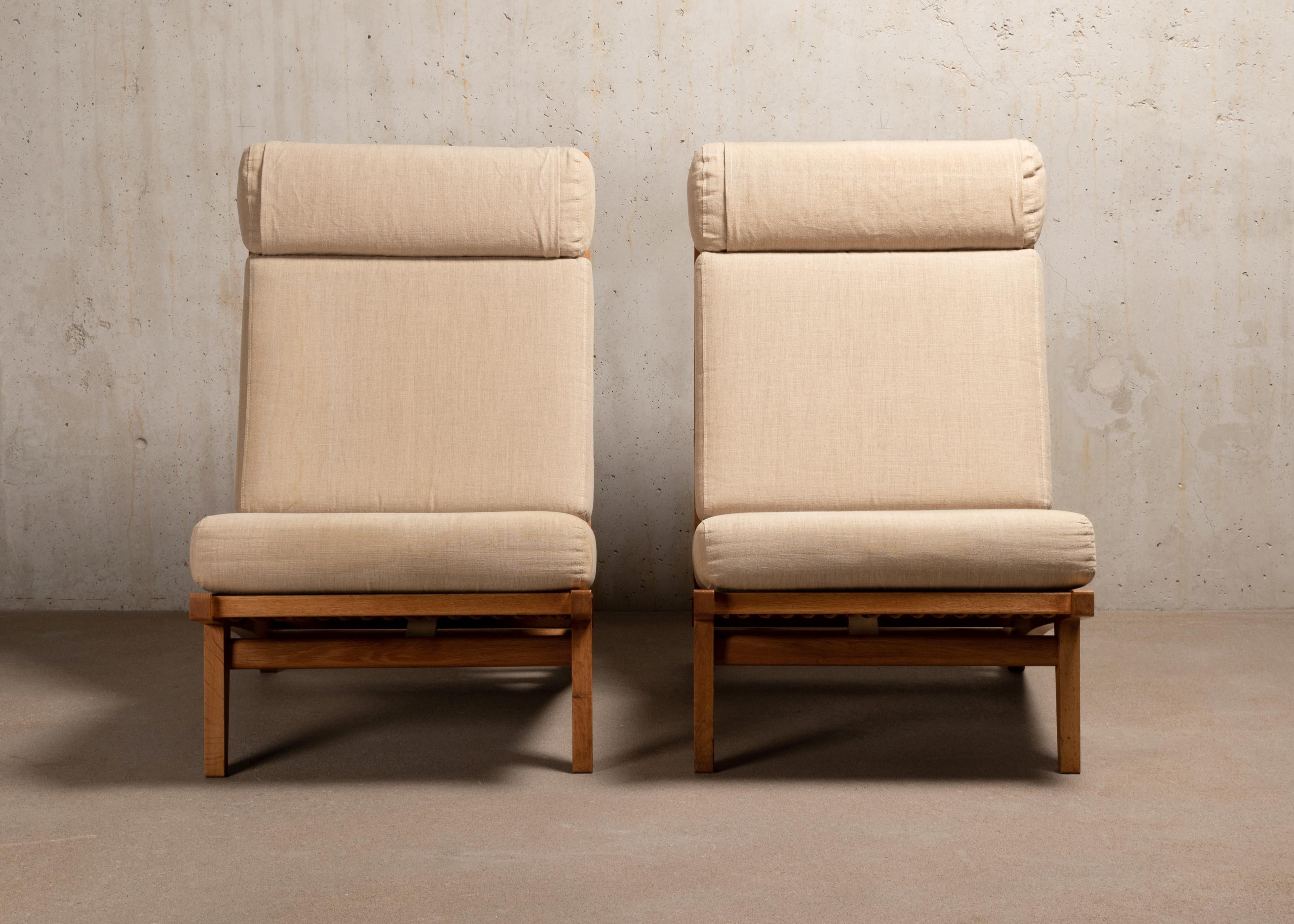 Hans Wegner Ap71 Lounge Chairs Oak Frame and Beige Canvas for AP Stolen, Denmark In Good Condition In Amsterdam, NL