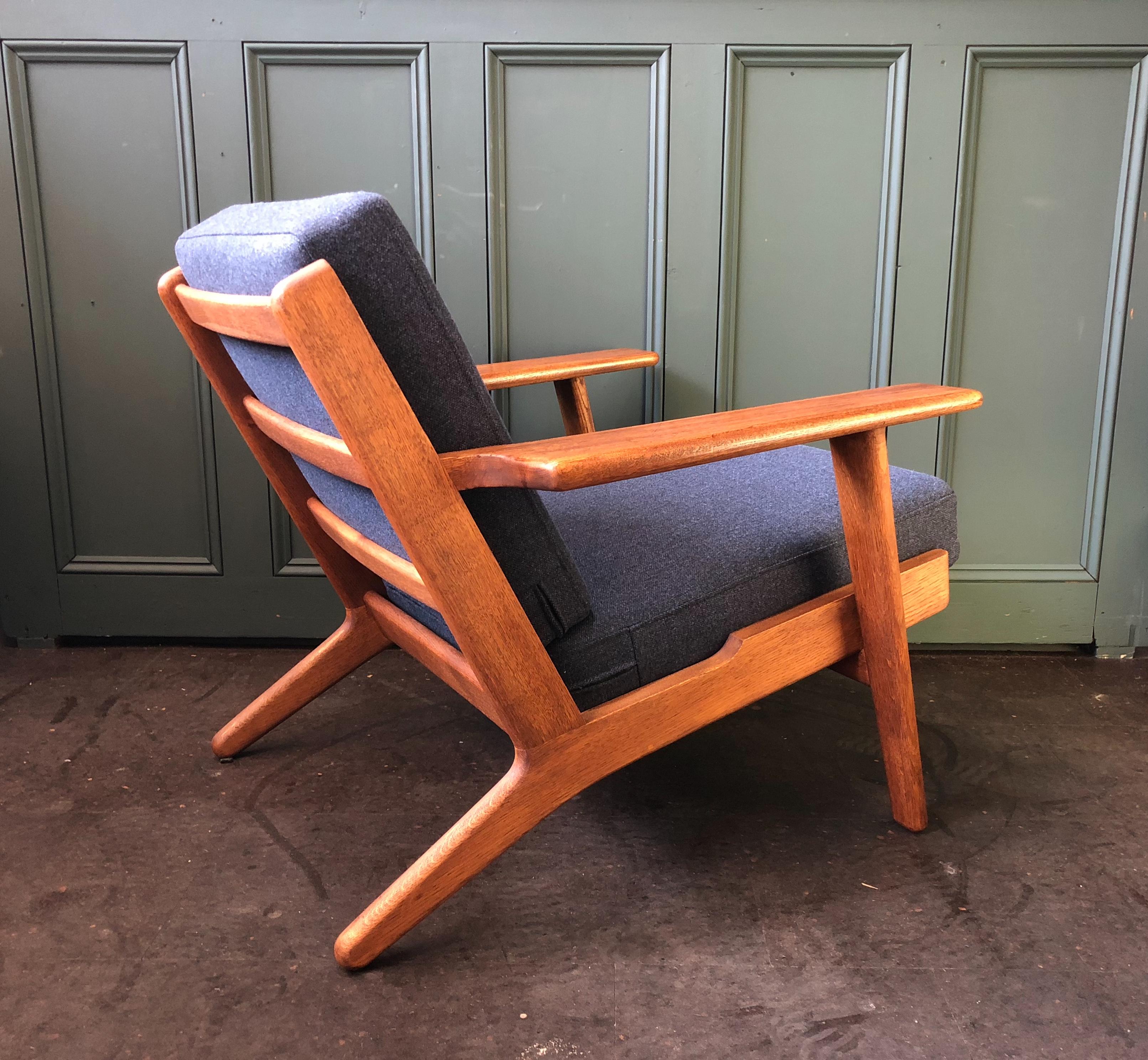 Hans Wegner Armchair, ge290, 1950s, Fully Refurbished and Reupholstered In Good Condition In London, GB