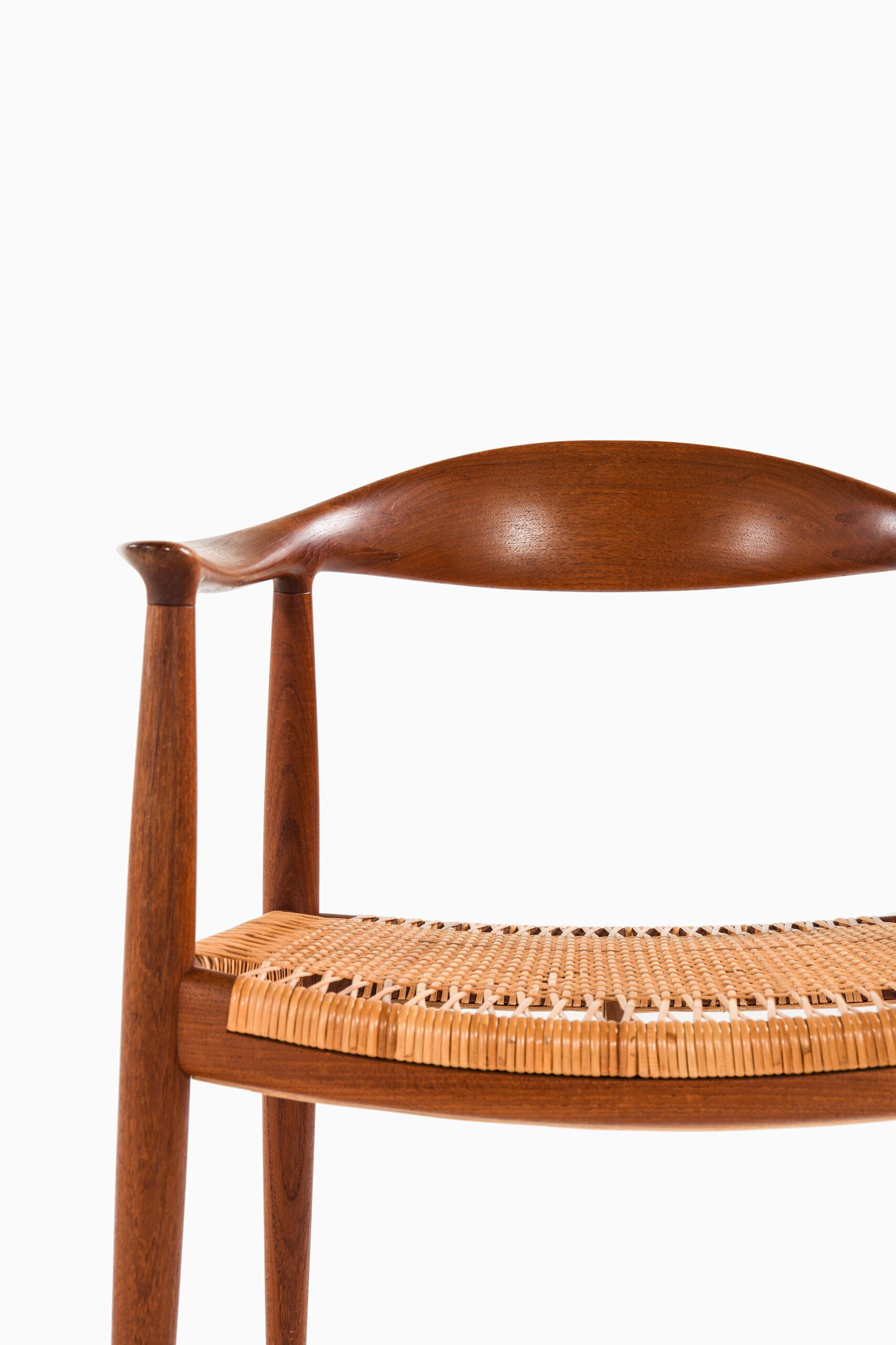 Rare fauteuil modèle JH-501 / The Chair dessiné par Hans Wegner. Produit par Johannes Hansen au Danemark.