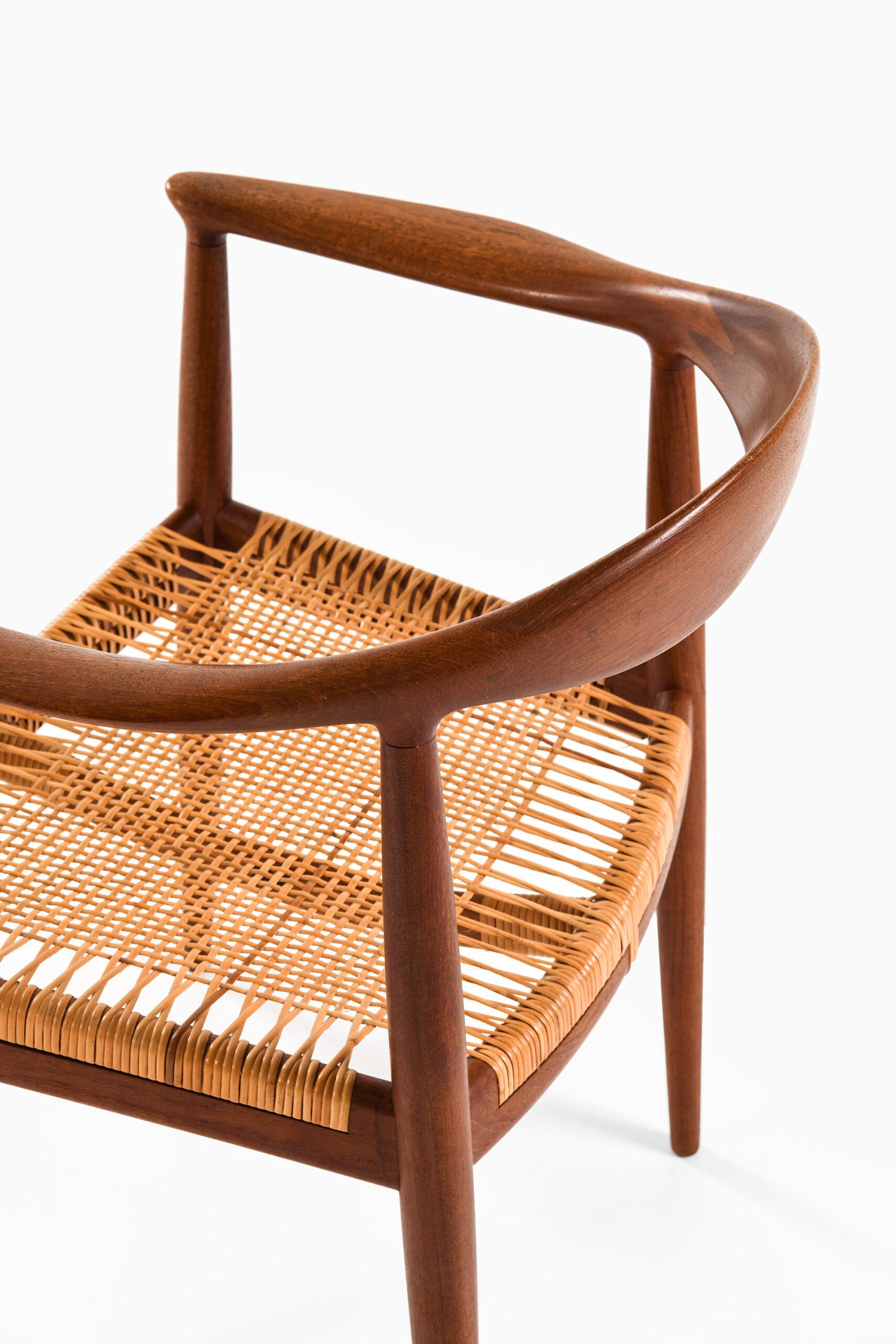 Canne Fauteuil Hans Wegner modèle JH-501 / La chaise produite par Johannes Hansen en vente