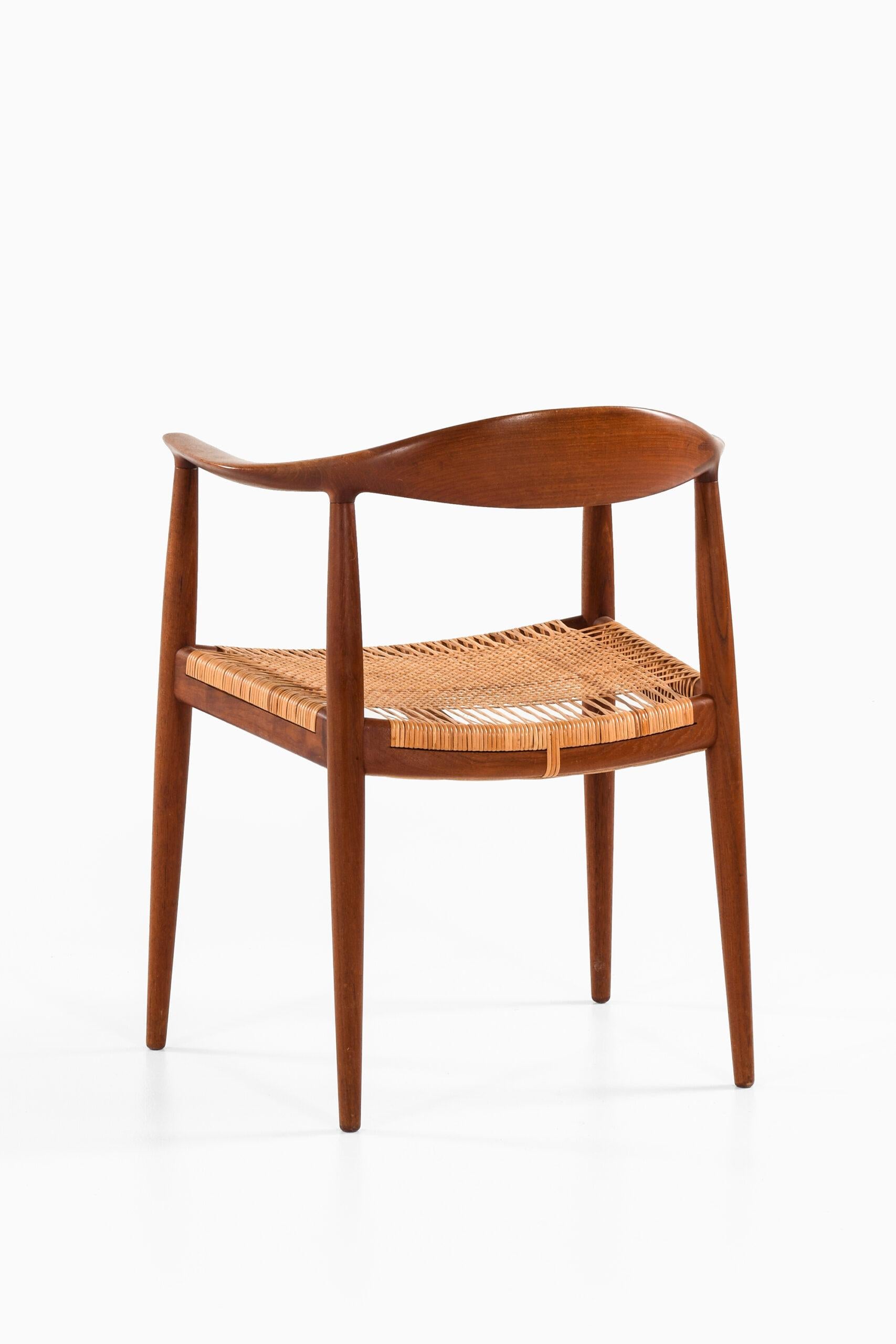 Fauteuil Hans Wegner modèle JH-501 / La chaise produite par Johannes Hansen en vente 1