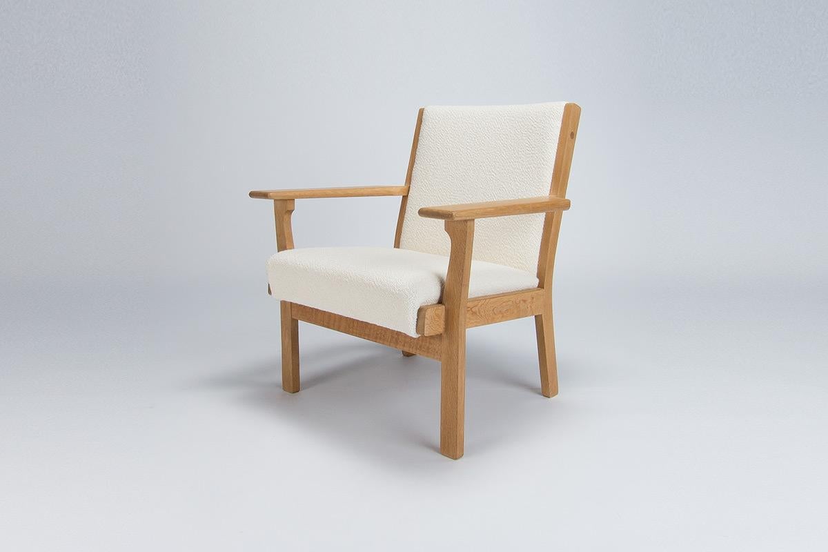 Mid-Century Modern Fauteuils Hans Wegner en Oak &  Boucle de laine crème par Getama, danois, années 1960 en vente
