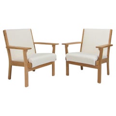 Hans Wegner Armchairs in Oak &  Cream Wool Boucle by Getama, Danish 1960’s
