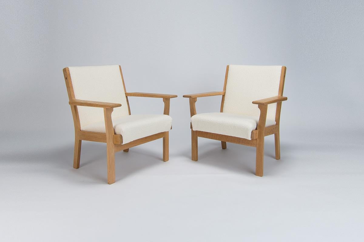 Hans Wegner Armchairs in Oak & Wool by Getema, Scandinavian Design 1960’s For Sale 3