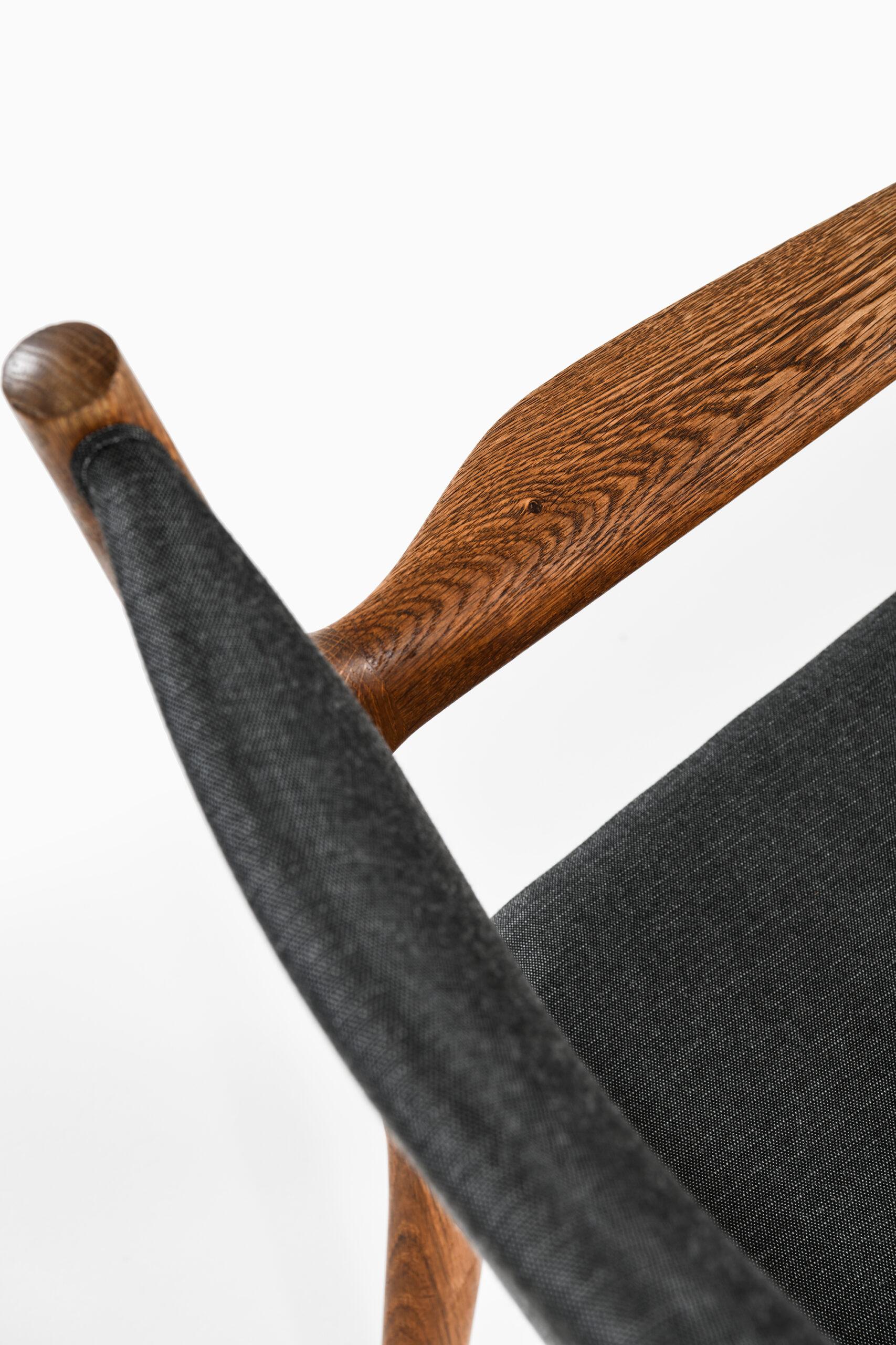 Fauteuils Hans Wegner modèle JH-525 par l'ébéniste Johannes Hansen au Danemark en vente 1