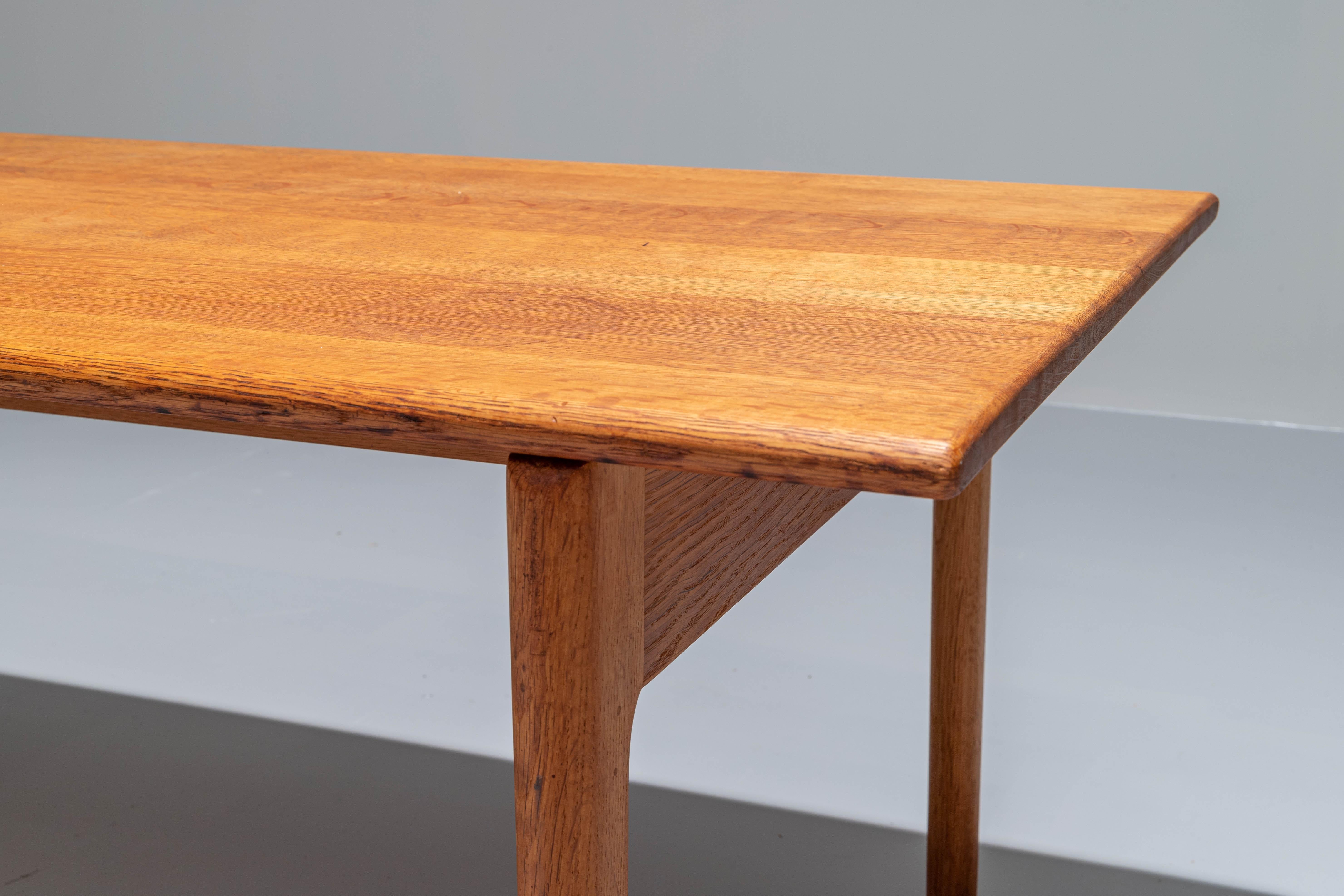 Mid-20th Century Hans Wegner AT-15 Coffee Table by Andreas Tuck in solid Oak, Denmark, 1960's For Sale