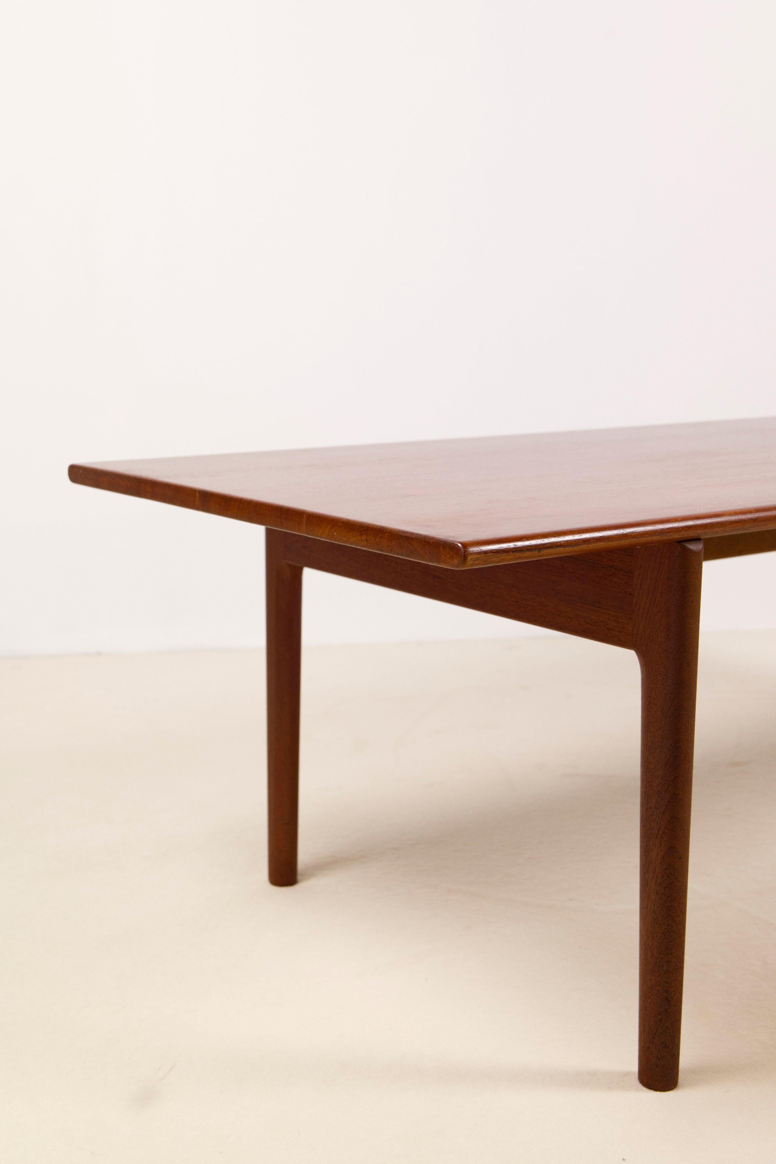 Table basse Hans Wegner AT-15 en teck et Oak massif pour Andreas Tuck en vente 4