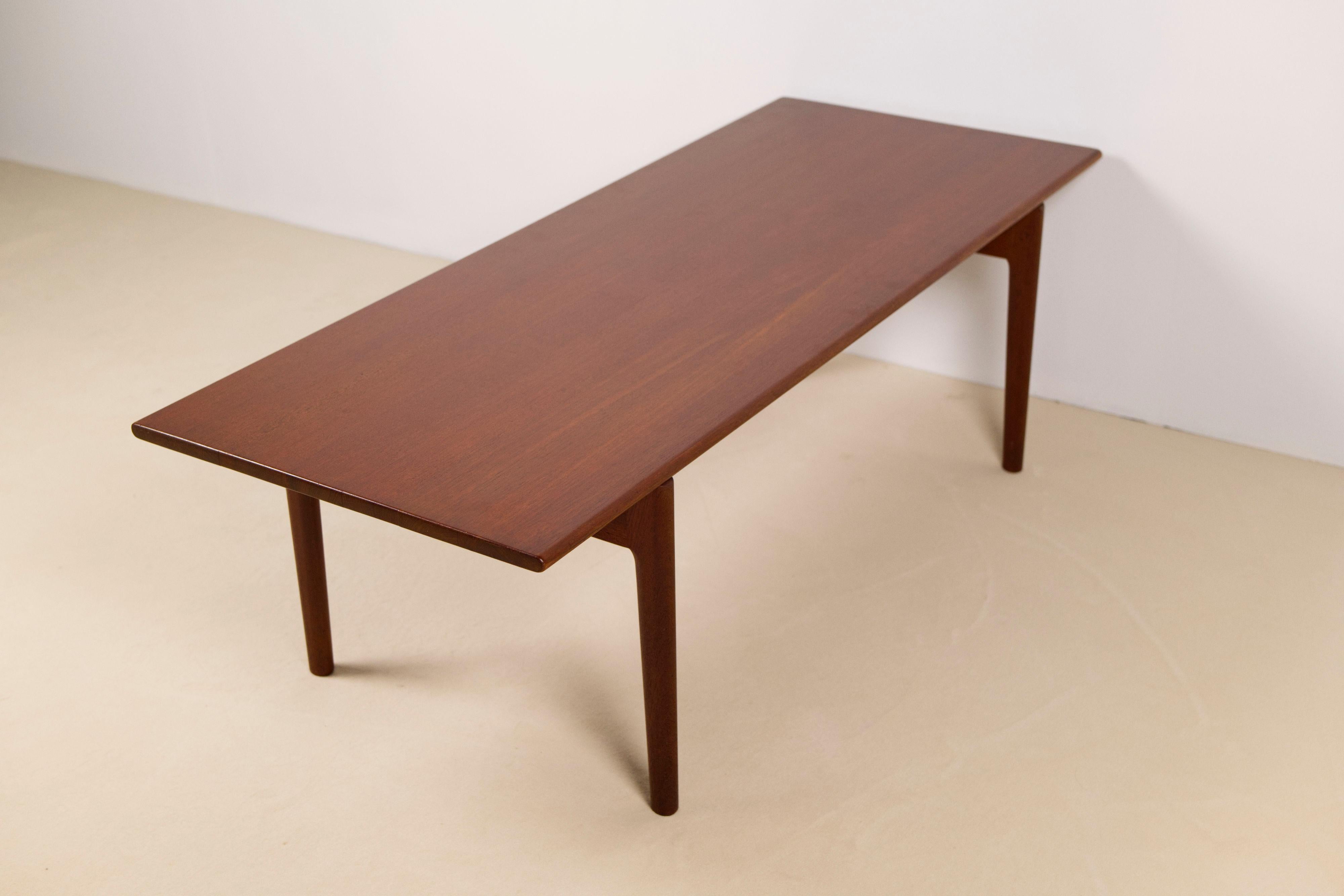 Table basse Hans Wegner AT-15 en teck et Oak massif pour Andreas Tuck en vente 7