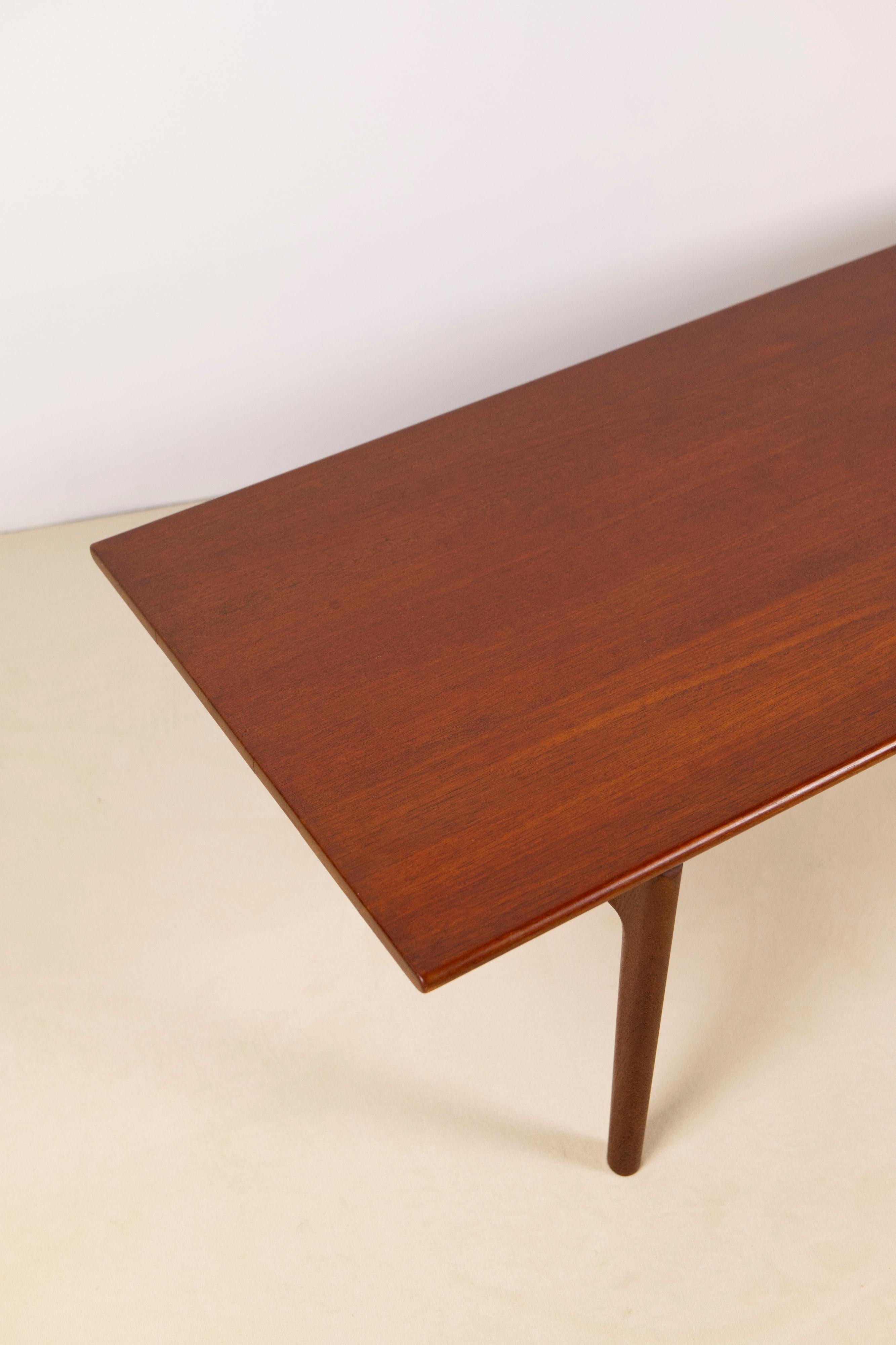 Table basse Hans Wegner AT-15 en teck et Oak massif pour Andreas Tuck en vente 9