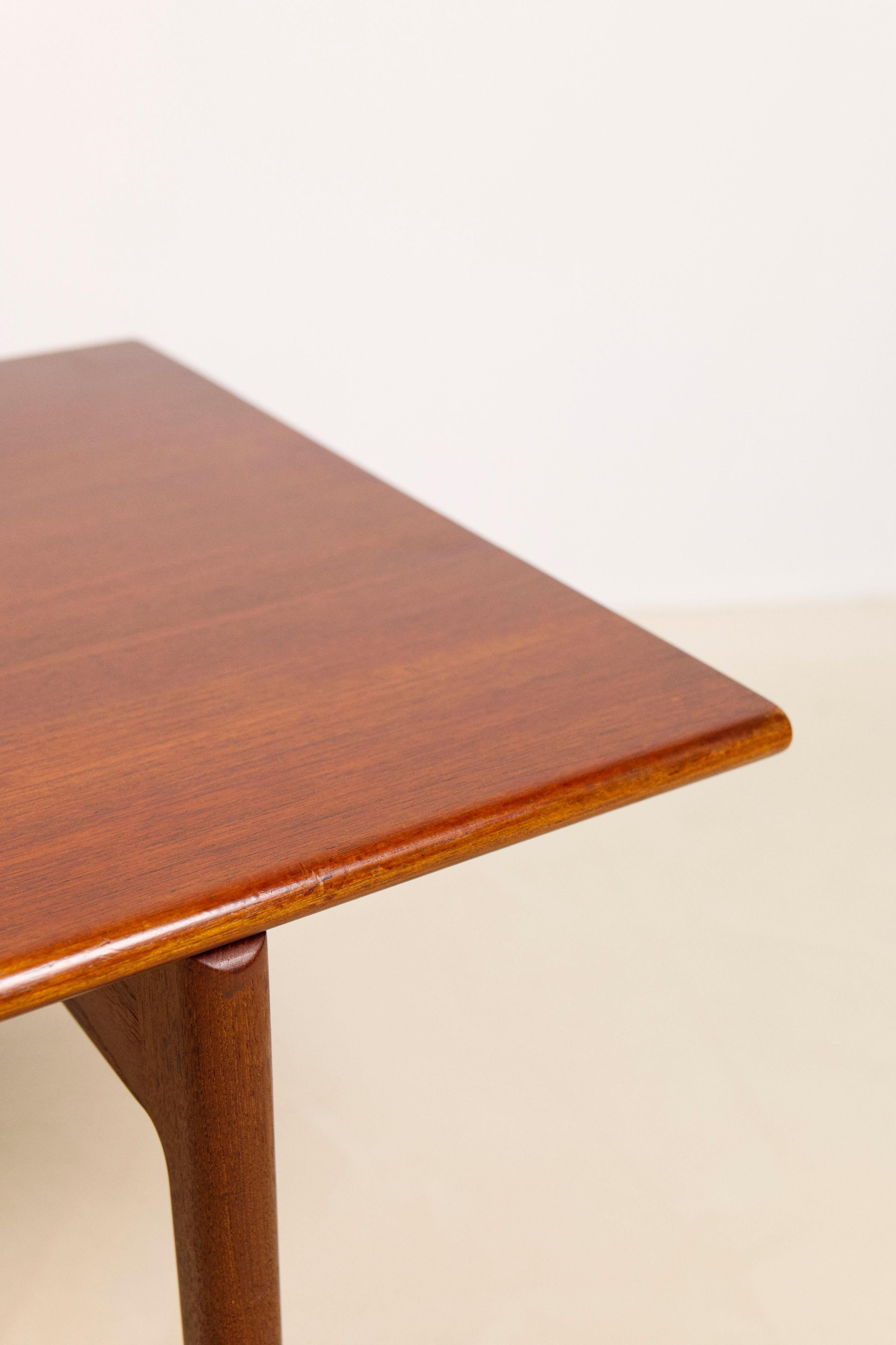 Laiton Table basse Hans Wegner AT-15 en teck et Oak massif pour Andreas Tuck en vente