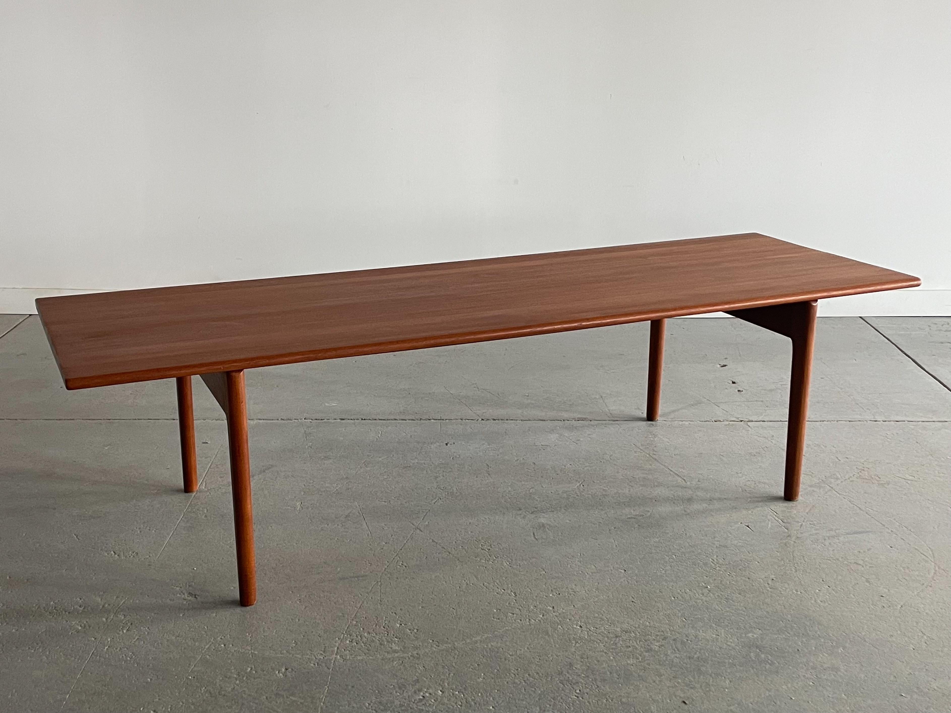 Woodwork Hans Wegner AT-15 Solid Teak Coffee Table for Andreas Tuck For Sale