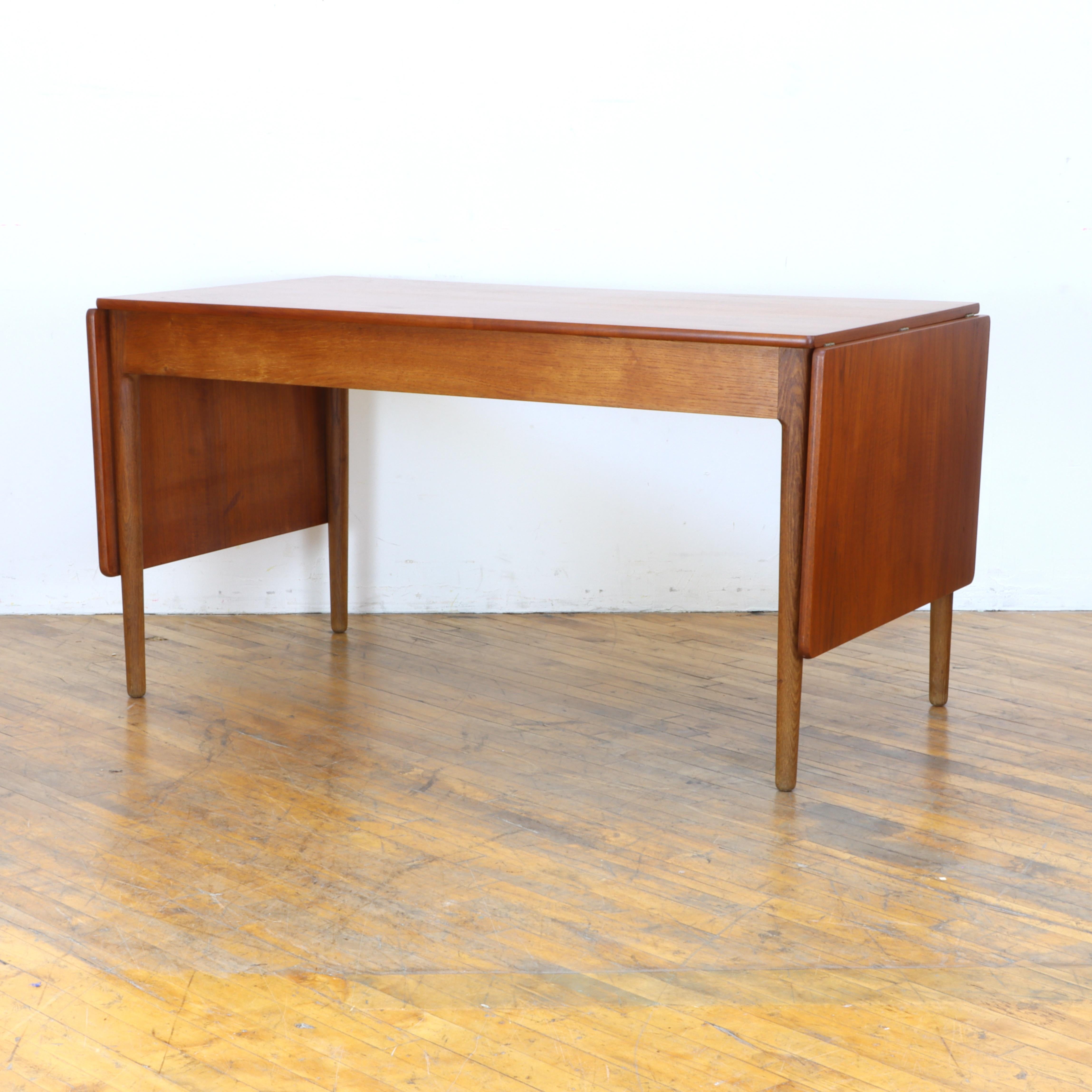 Hans Wegner AT-305 Schreibtisch im Angebot 1