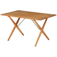 Hans Wegner 'AT 308' Oak Coffee Table with Cross-Leg Frame, Denmark, 1950s