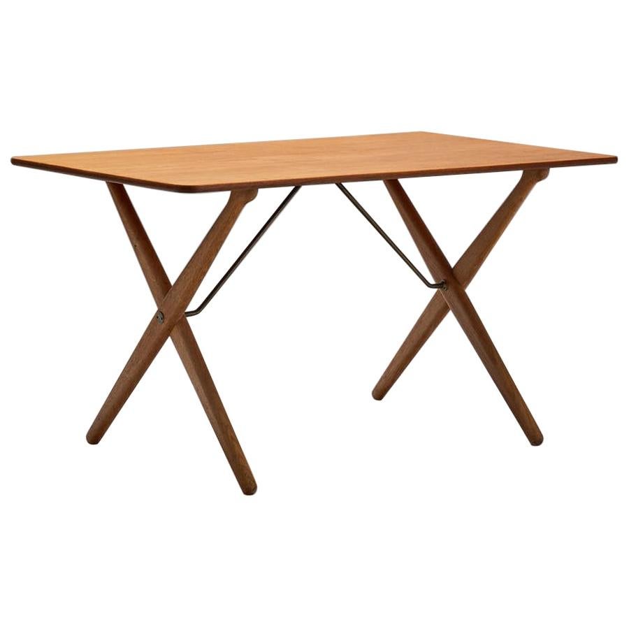 Hans Wegner 'AT 308' Oak Coffee Table with Cross-Leg Frame, Denmark, 1950s