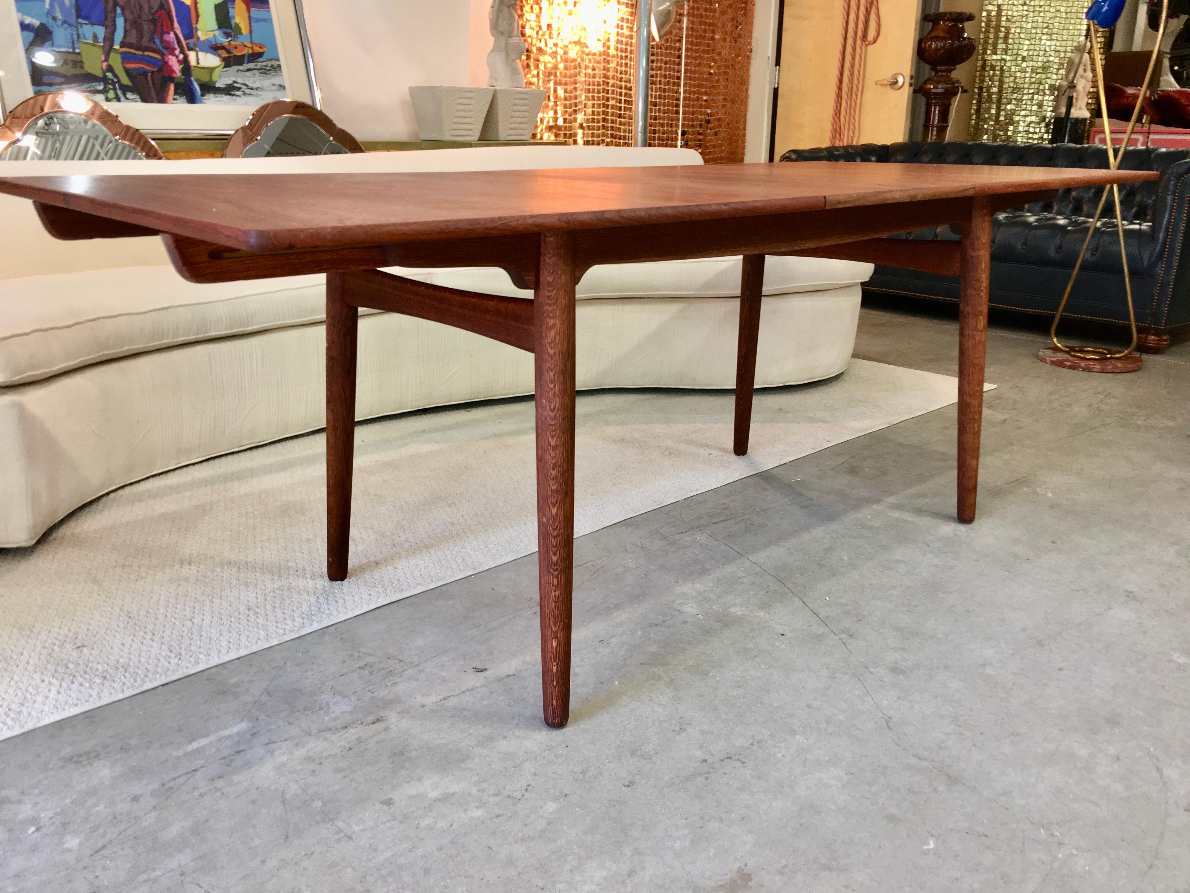 Hans Wegner AT-310 Dining Table for Andreas Tuck In Good Condition In Hanover, MA