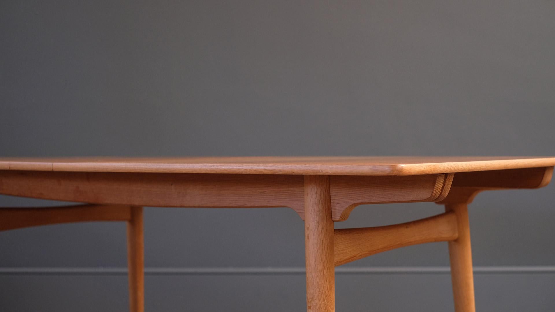 Hans Wegner AT 310 Table 1