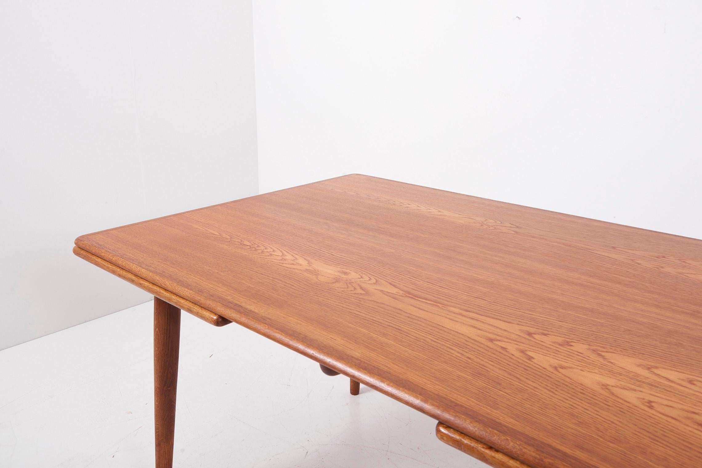 Hans Wegner AT-312 Dining Table in Oak for Andreas Tuck, Denmark, 1950s 7