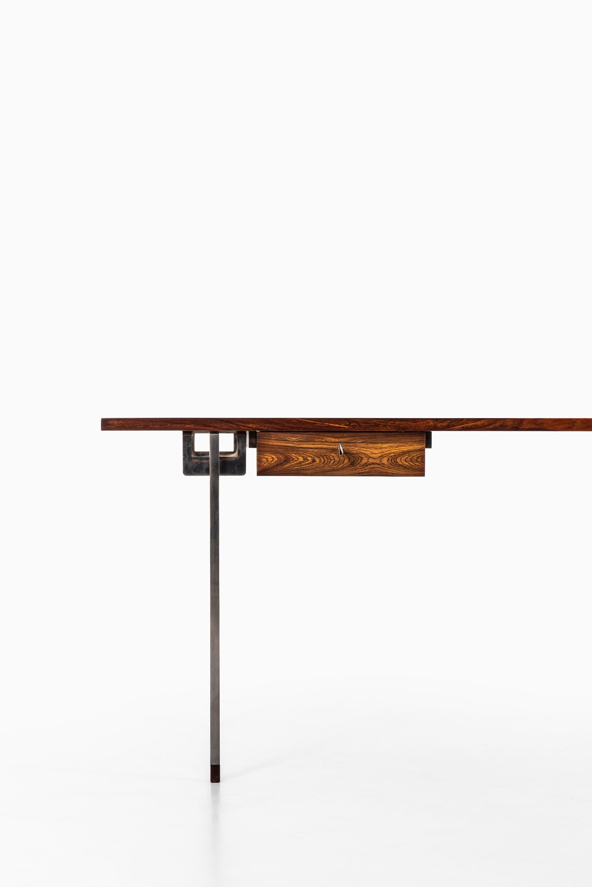 Very rare freestanding desk model AT-325 designed by Hans Wegner. Produced by Andreas Tuck in Denmark.
