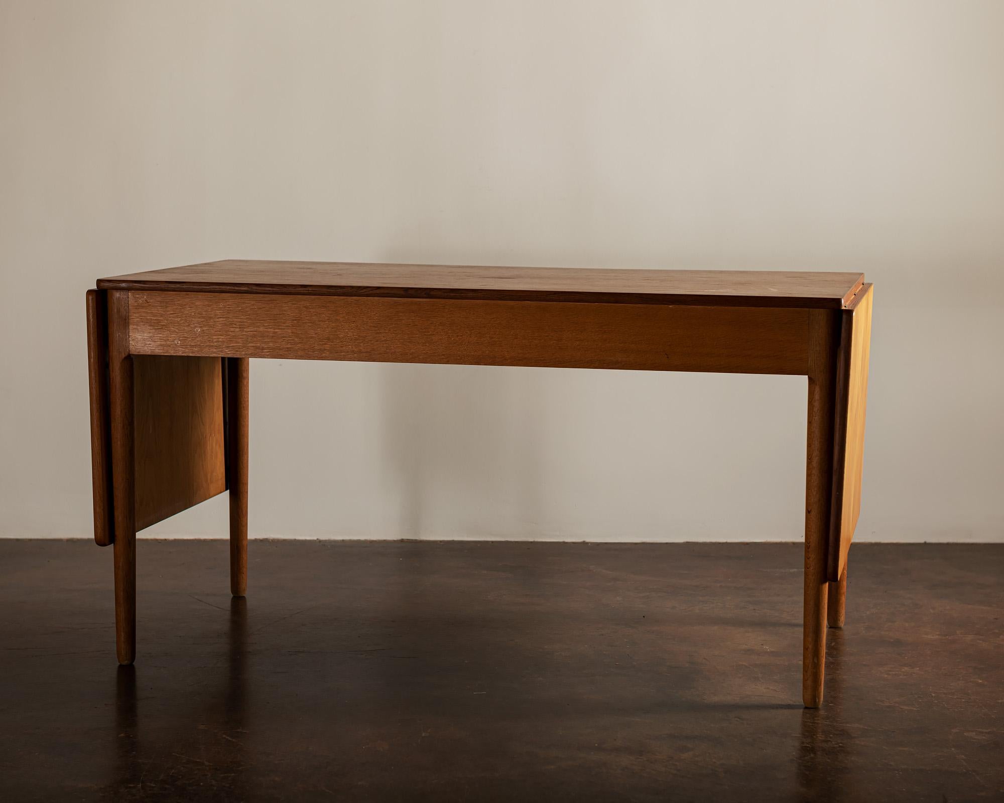Mid-20th Century Hans Wegner AT305 Desk for Andreas Tuck, Denmark, 1950s