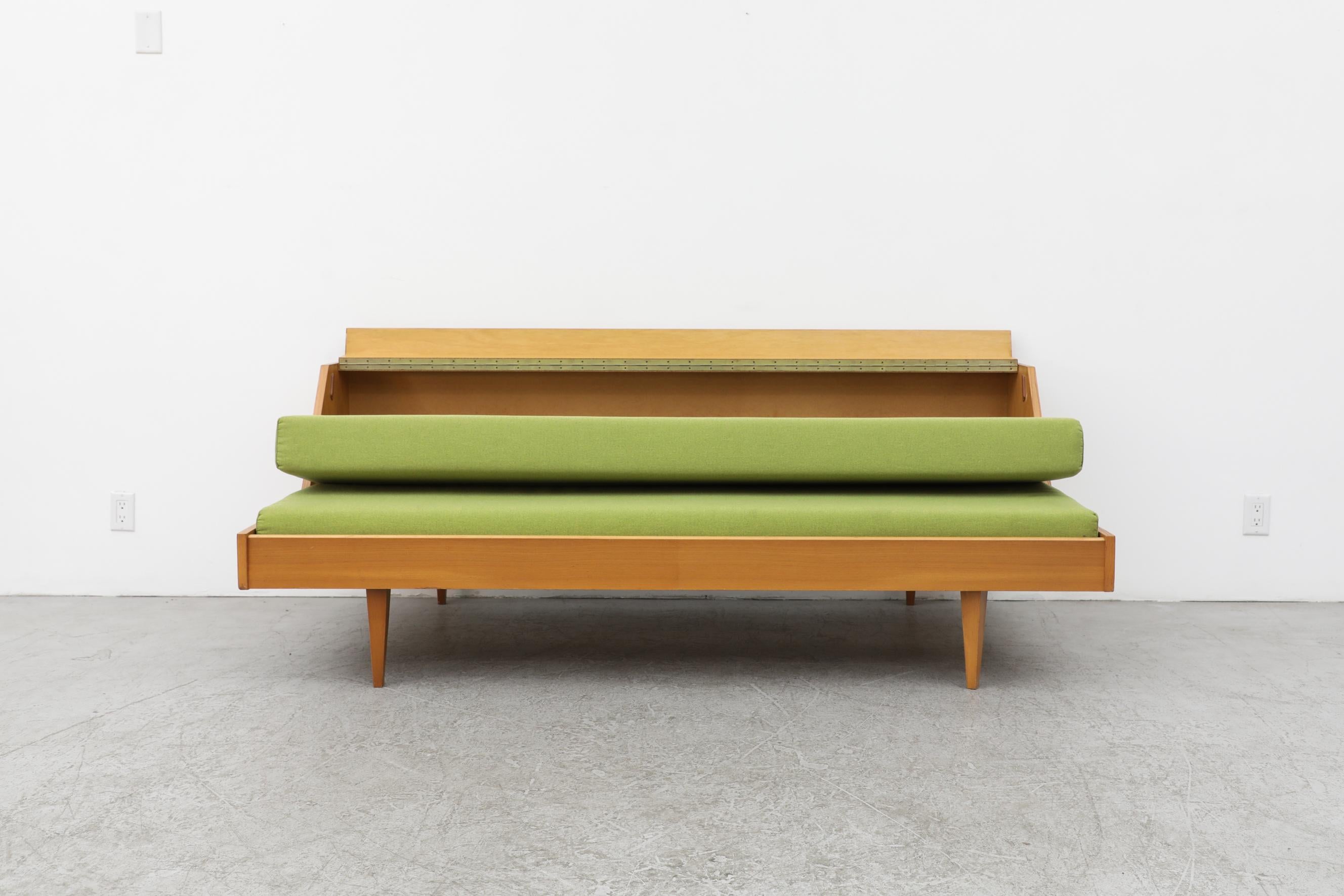 Hans Wegner 'attr' Model GE 258 for Getama Sleeper Sofa With Green Upholstery 4