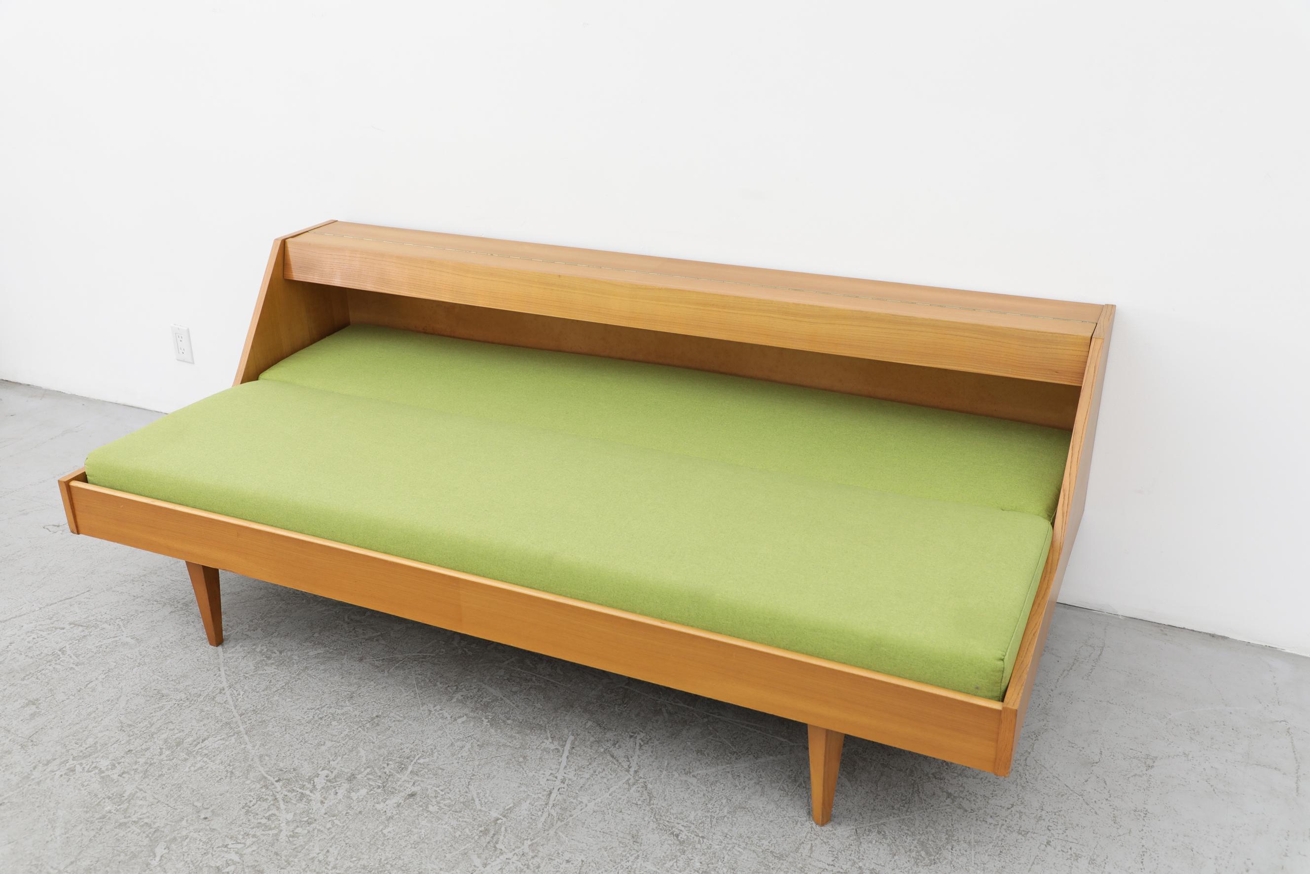 Hans Wegner 'attr' Model GE 258 for Getama Sleeper Sofa With Green Upholstery 9