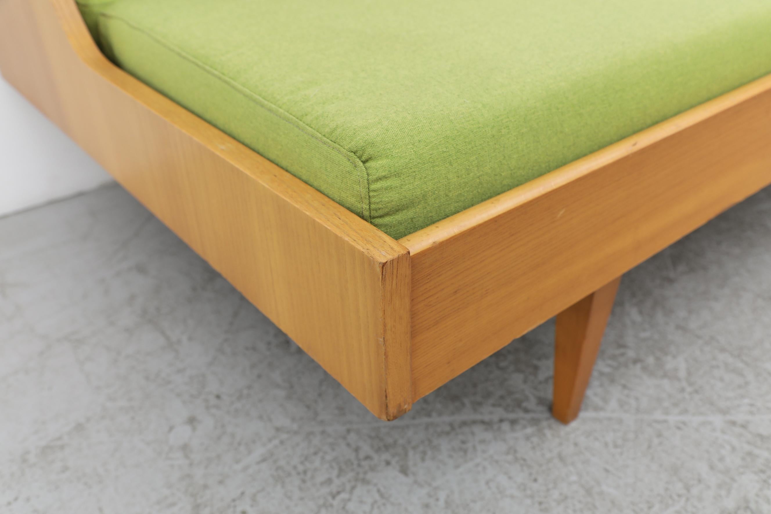 Hans Wegner 'attr' Model GE 258 for Getama Sleeper Sofa With Green Upholstery 12
