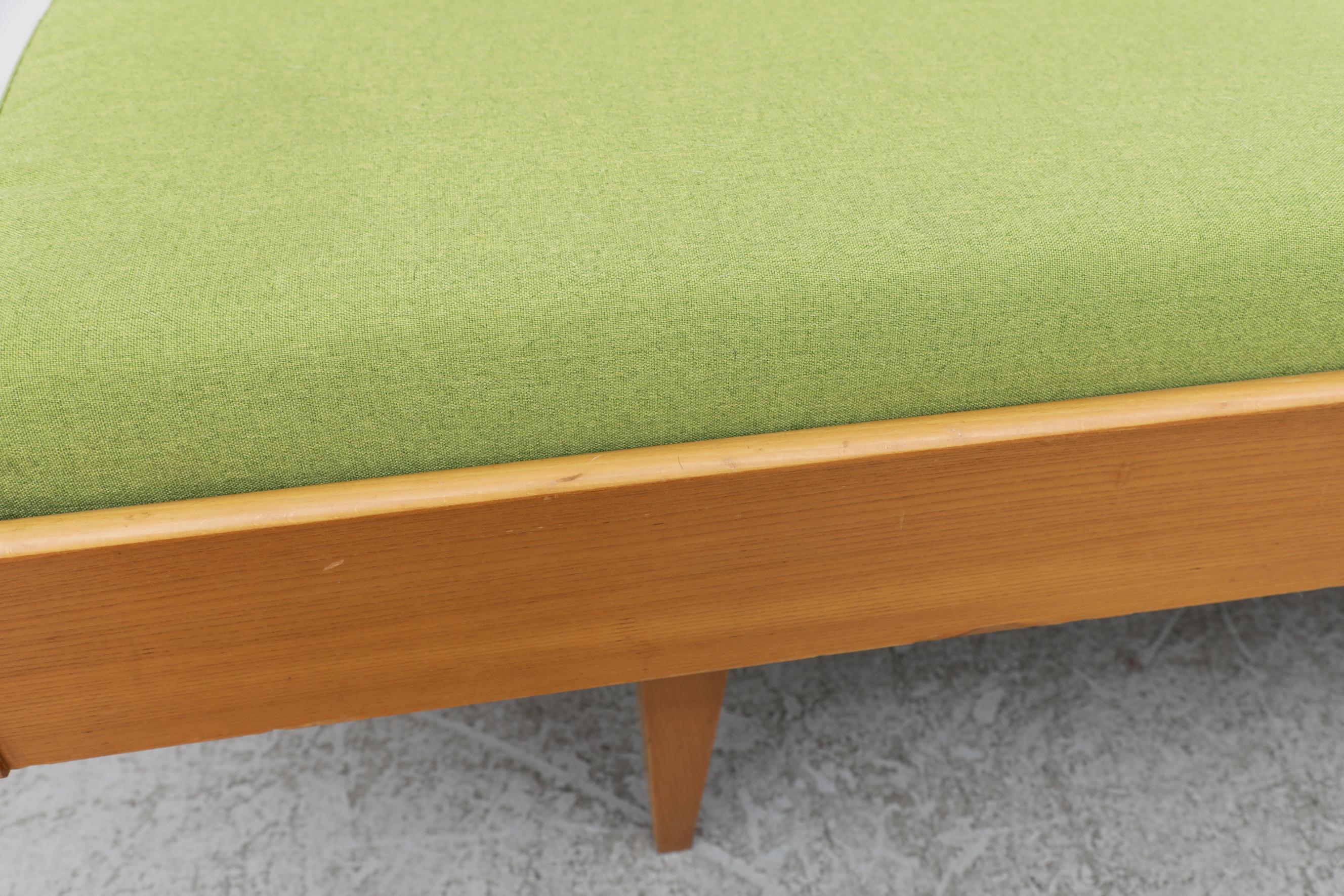 Hans Wegner 'attr' Model GE 258 for Getama Sleeper Sofa With Green Upholstery 13