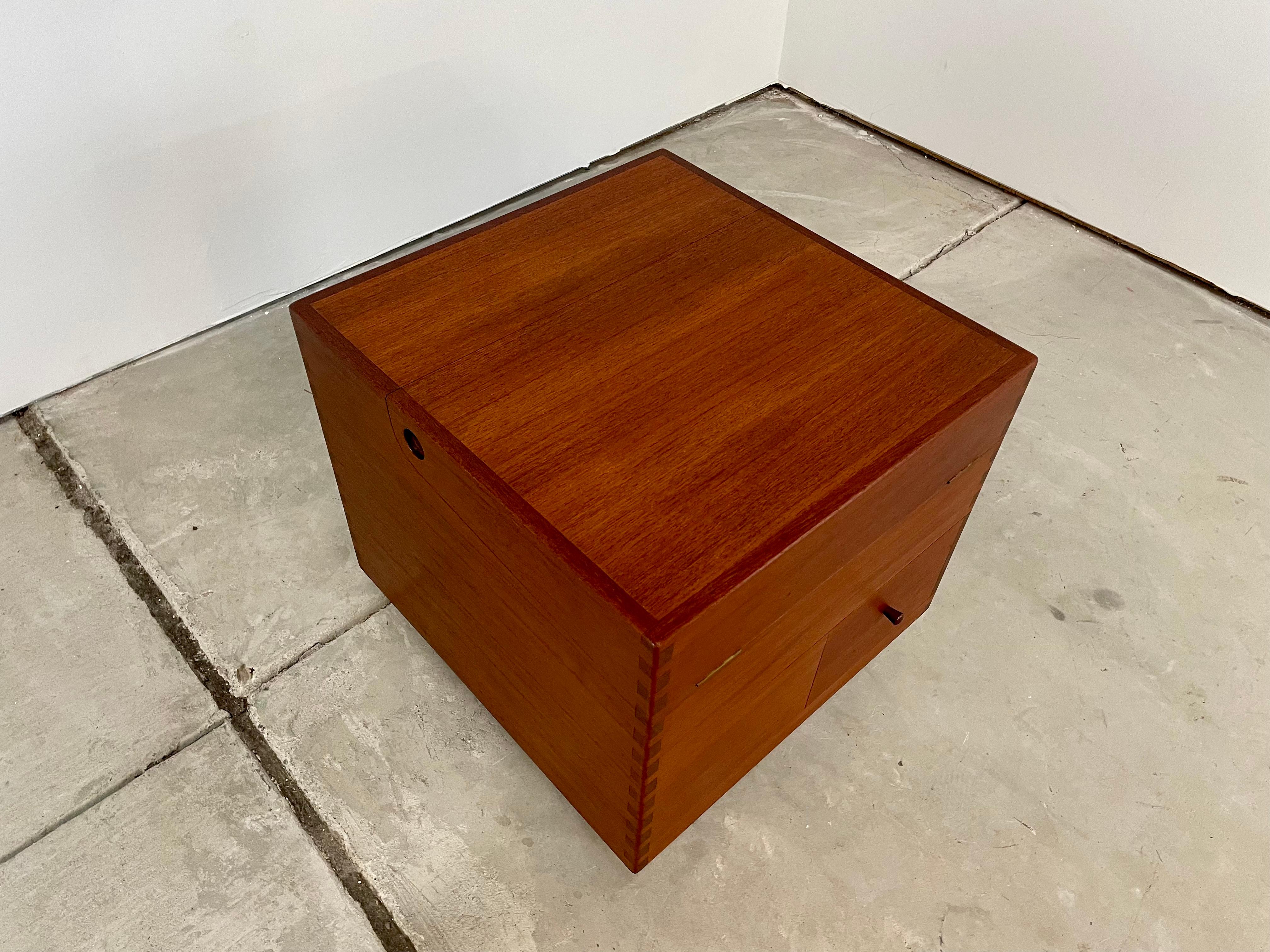 Mid-Century Modern Hans Wegner Bar Cube Teak Early For Sale