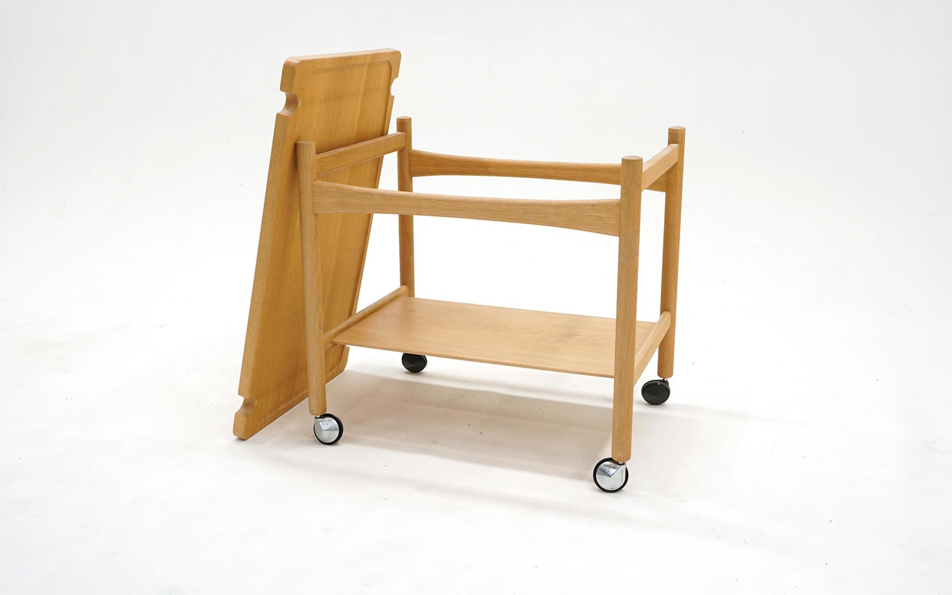 Scandinavian Modern Hans Wegner Bar / Serving Cart with Removable Tray for Andeas Tuck. For Sale