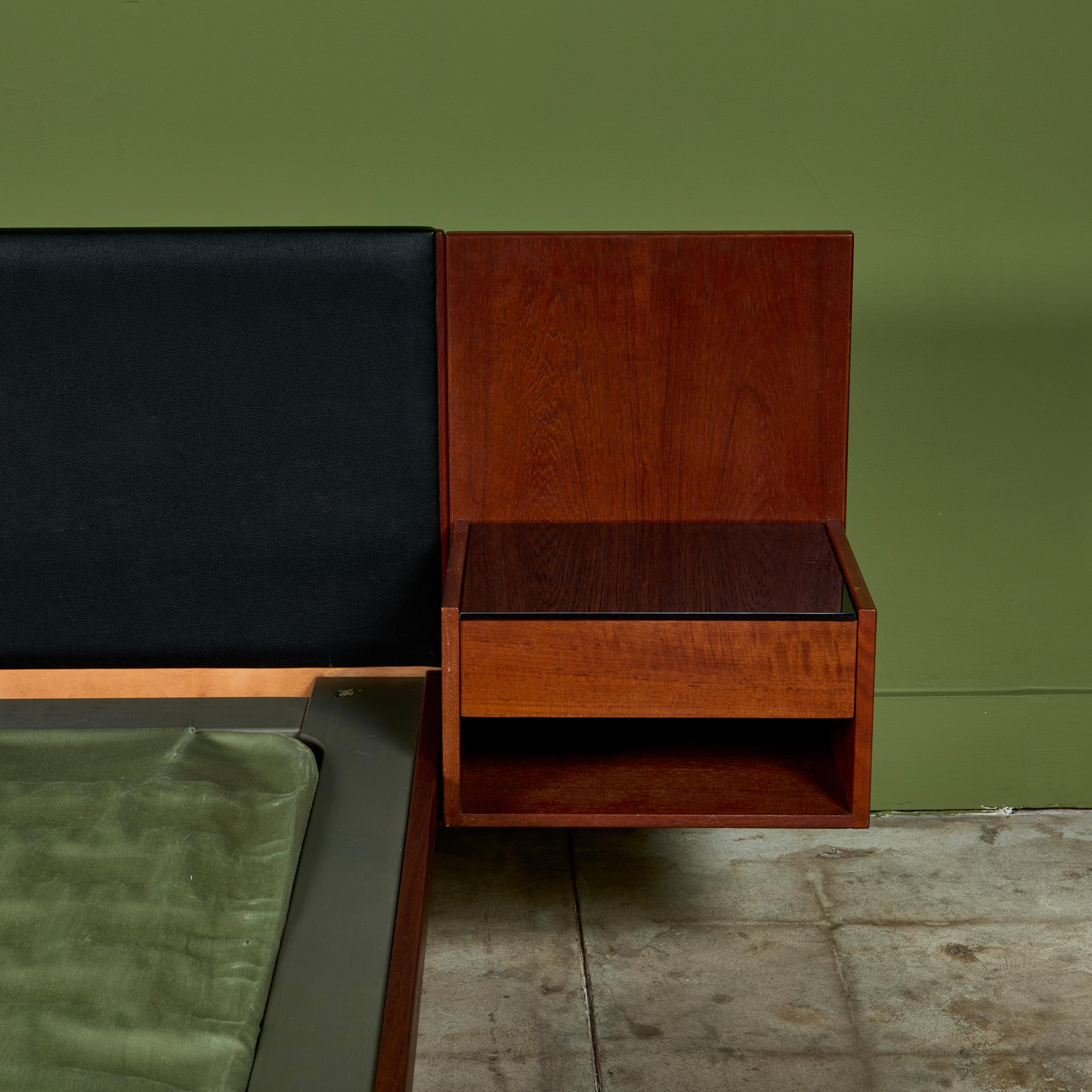 Cadre de lit Hans Wegner avec tables de nuit attenantes pour GETAMA en vente 5