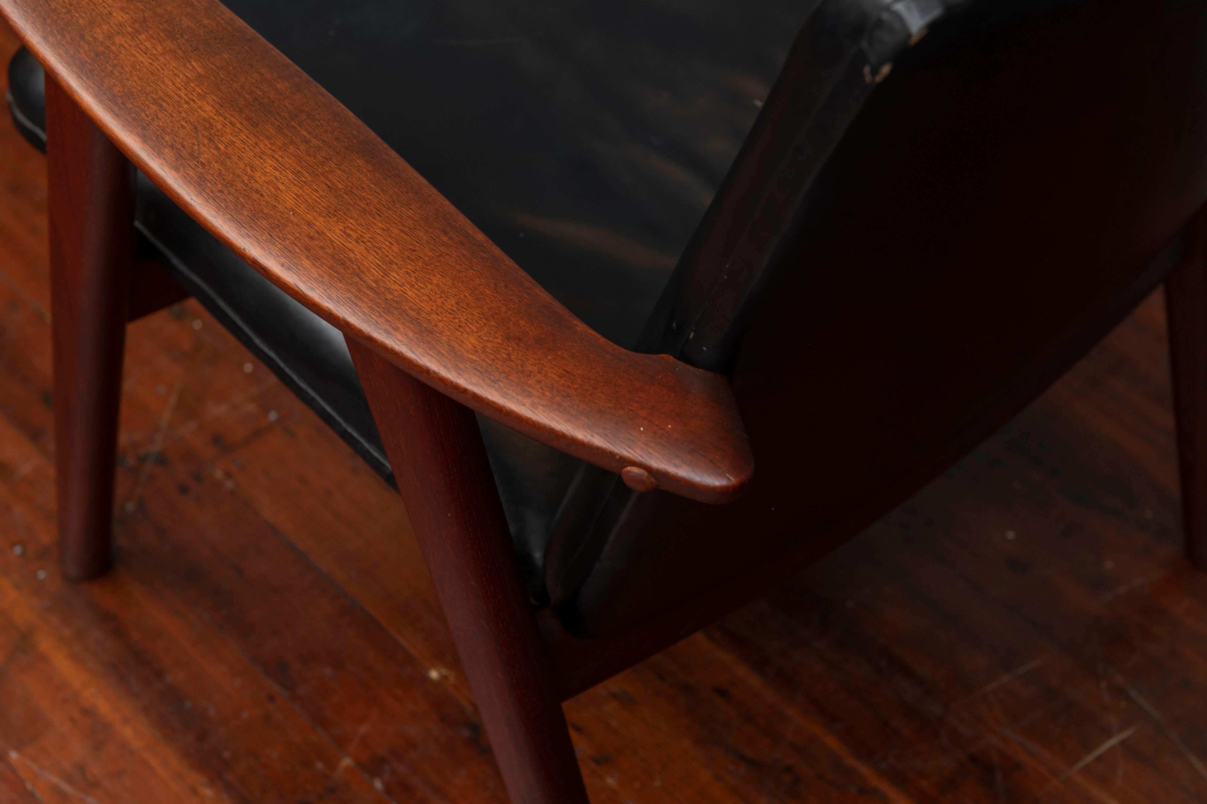 Scandinavian Modern Hans Wegner Buck Lounge Chair, Model JH517