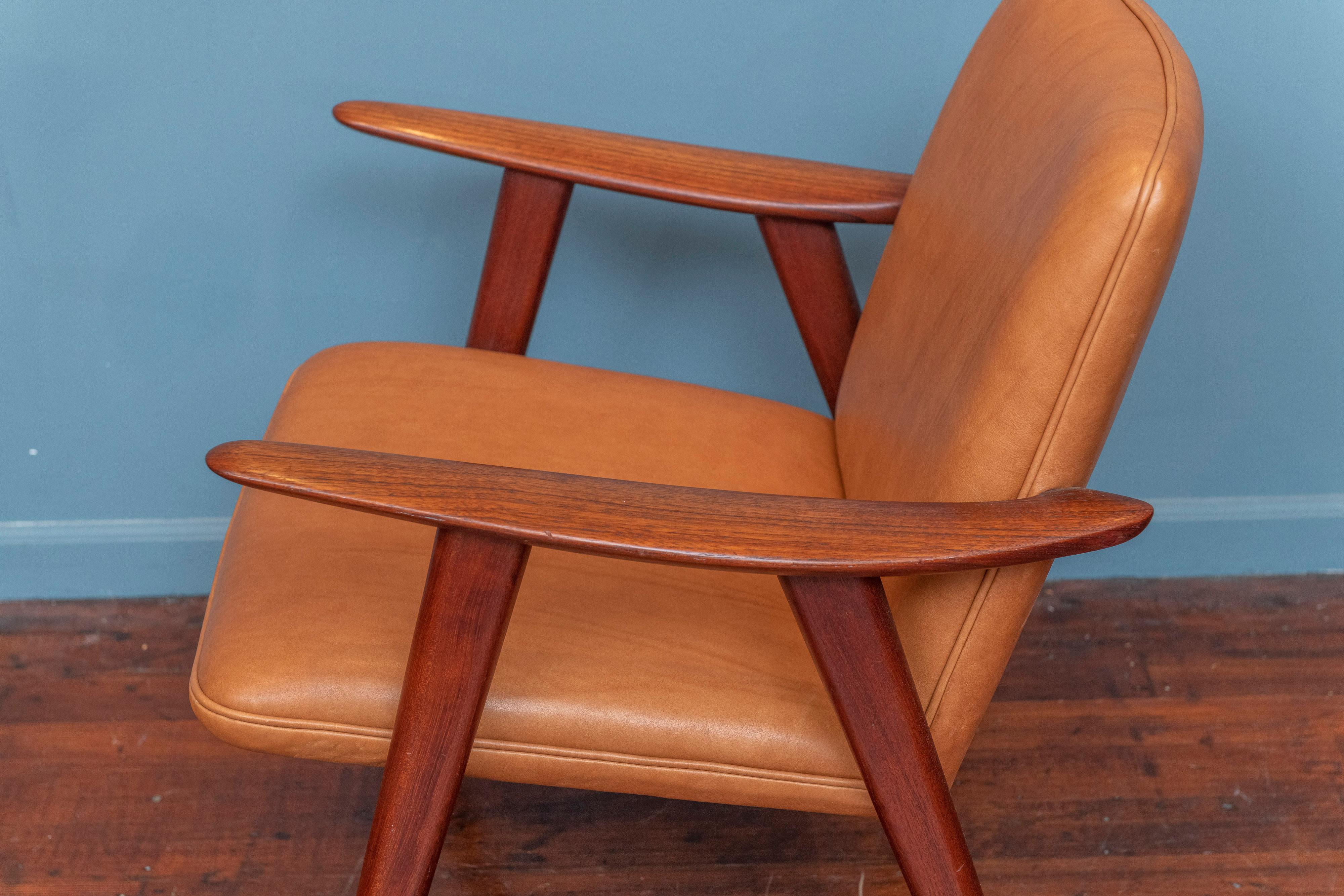 Mid-20th Century Hans Wegner Buck Lounge Chair, Model JH517 For Sale