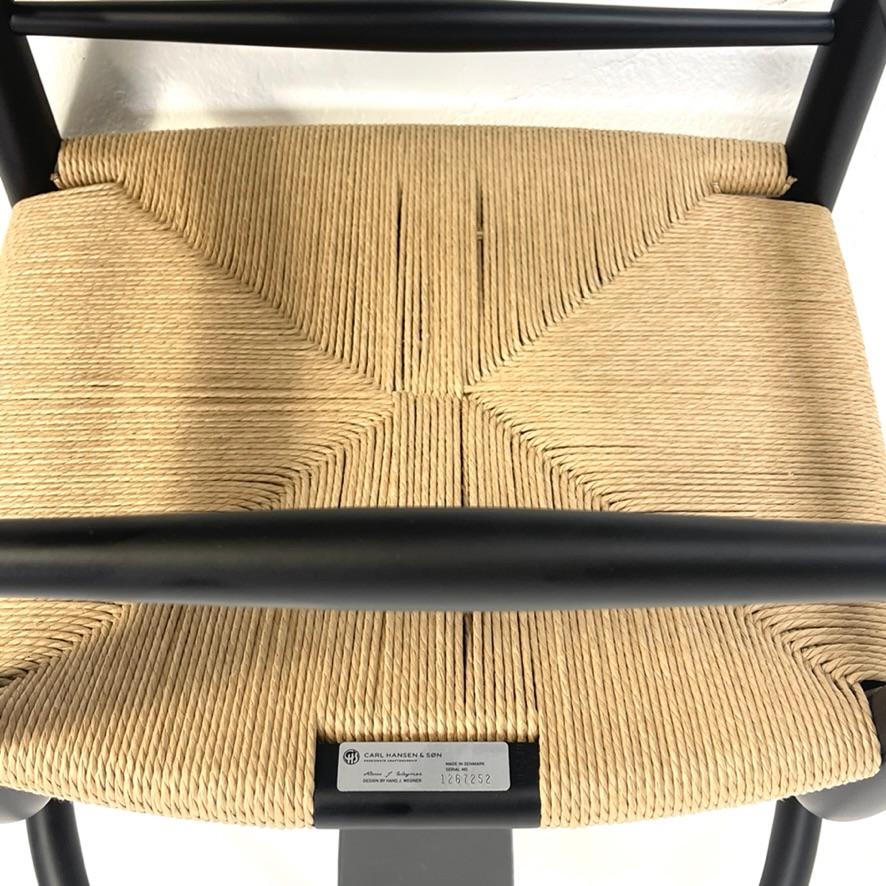 Hans Wegner Carl Hansen Black Wood wishbone Woven Natural Papercord CH24 Chair im Angebot 4