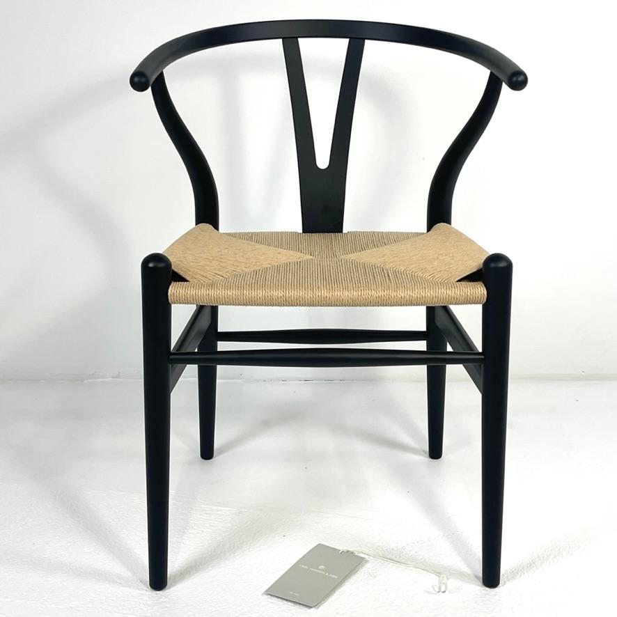 Hans Wegner Carl Hansen Black Wood wishbone Woven Natural Papercord CH24 Chair (Dänisch) im Angebot