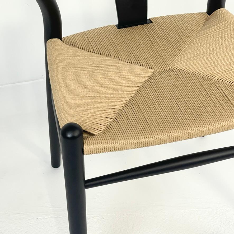 Hans Wegner Carl Hansen Black Wood wishbone Woven Natural Papercord CH24 Chair (Gemalt) im Angebot