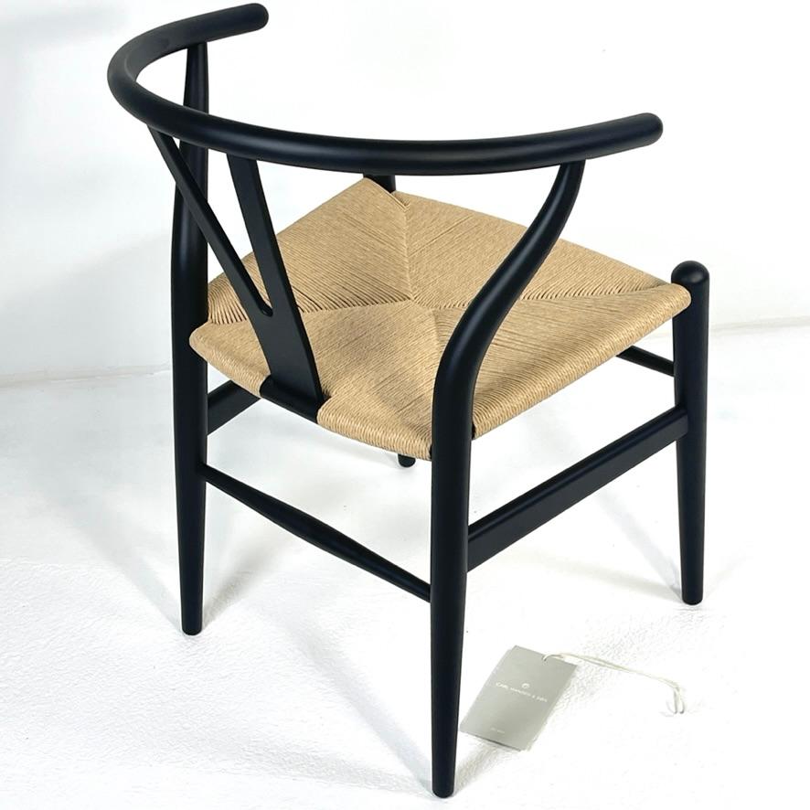 Hans Wegner Carl Hansen Black Wood wishbone Woven Natural Papercord CH24 Chair (Papierkordel) im Angebot